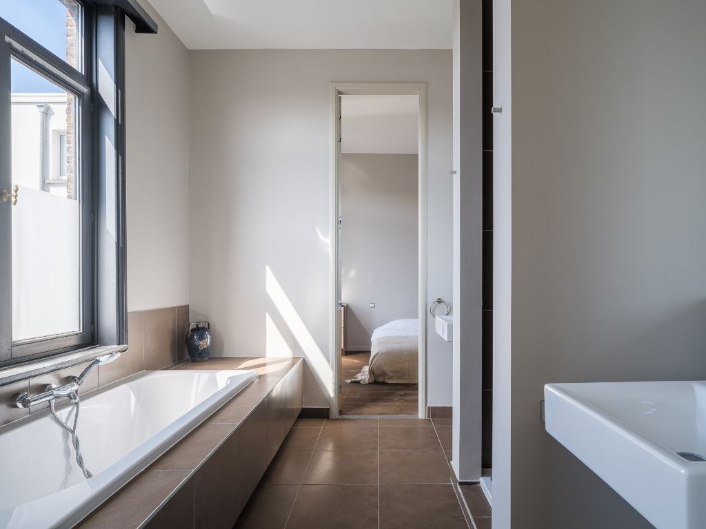 Omgeving Kouter – Grandeur, volume & toplocatie. Bijzonder ruim en karaktervol 3-slaapkamer appartement in het hart van Gent. foto 13