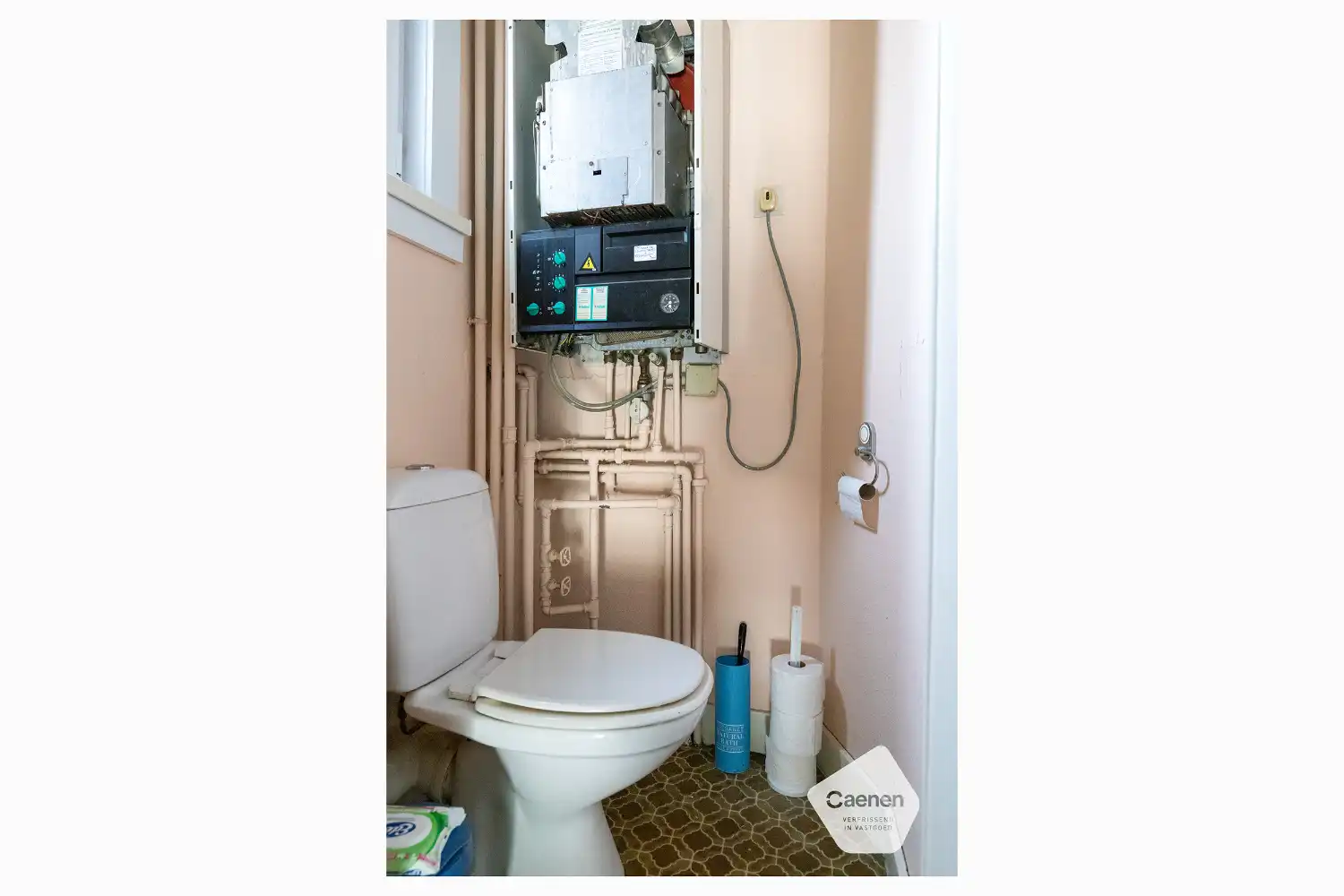 Te renoveren tweeslaapkamerappartement nabij het centrum en het strand foto 12