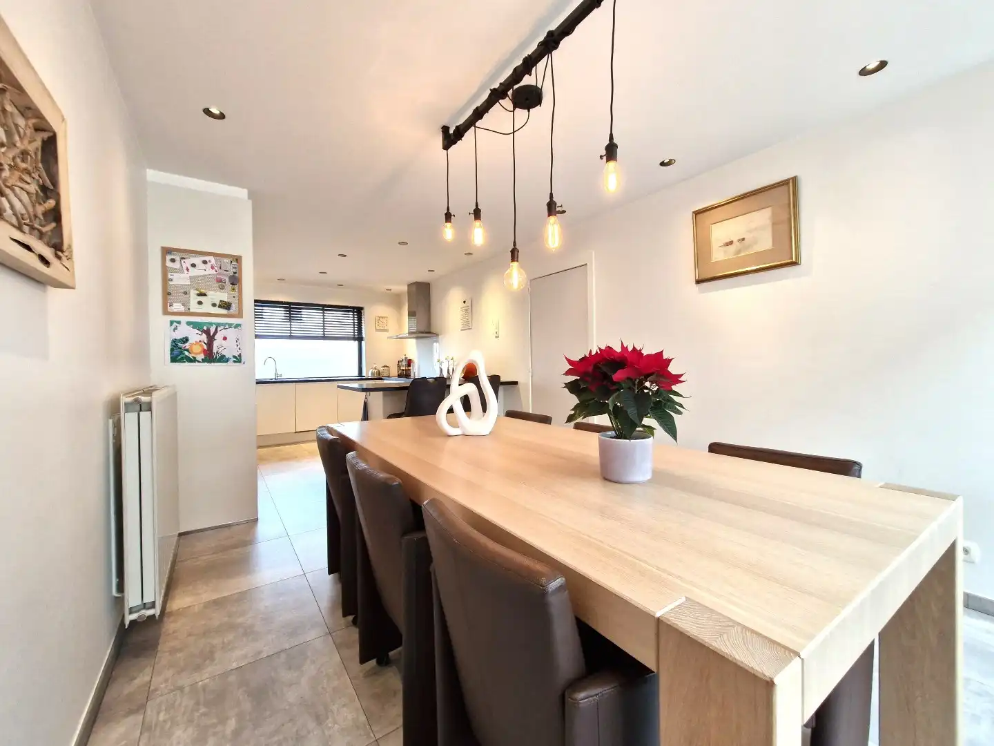 Knap gerenoveerde woning met uitzonderlijk lichtinval in het hartje van Heist foto 5