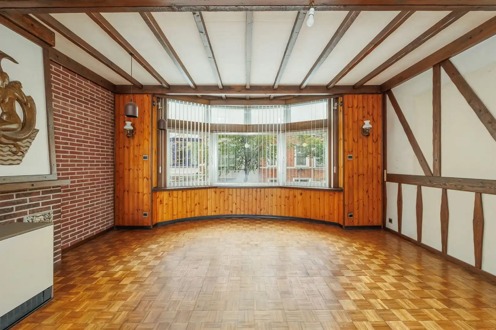 Royale 3-slaapkamerwoning met garage, werkplaats en tuin foto 14