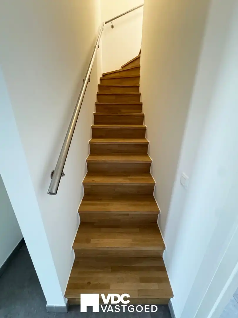 Ruim en modern duplex-appartement met 3 slaapkamers en twee parkeerplaatsen foto 12