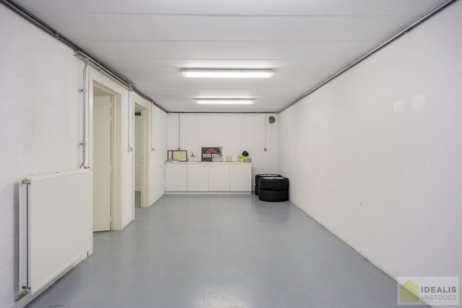 STATIGE, STRAKKE EN UITERST RUIME WONING/KANTOOR MET HOOGSTAANDE AFWERKING EN OOG VOOR DETAIL. VOORZIEN VAN 3 SLAAPKAMERS, RIANTE LEEFRUIMTES ÉN UNIEKE LANDSCAPE KANTOORRUIMTES OP RESIDENTIËLE DOCH GUNSTIGE LOCATIE! foto 43