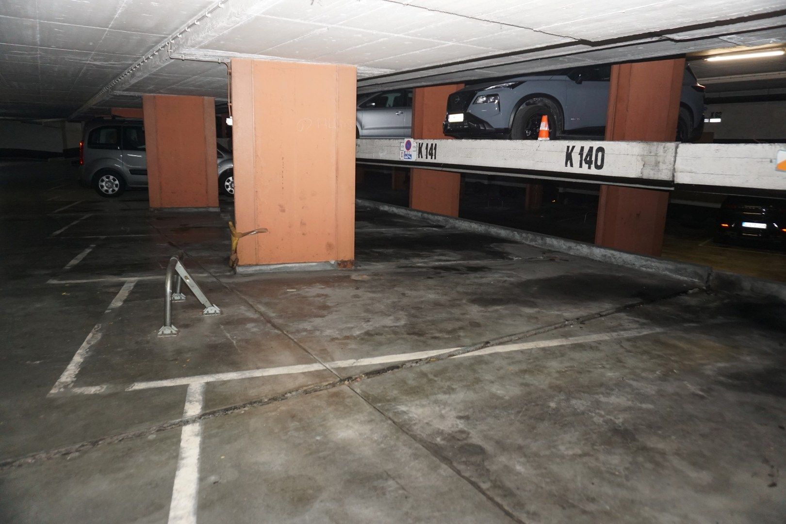 Autostaanplaats in parking Leopold foto 7