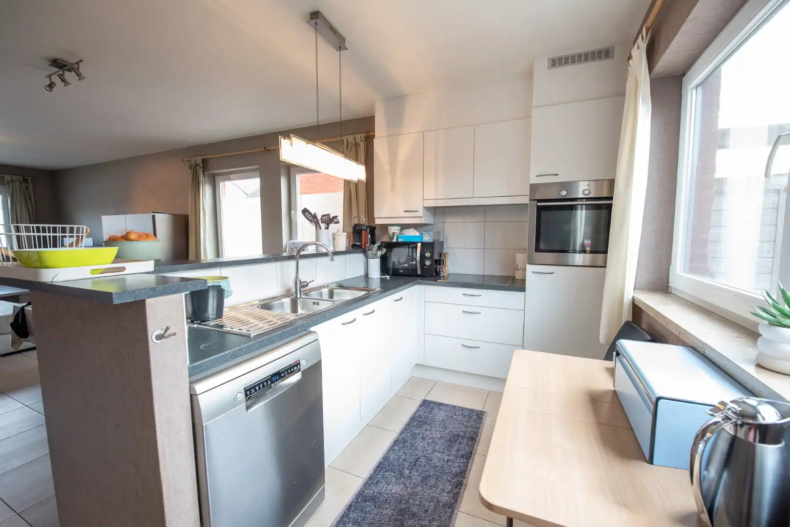 Gelijkvloers appartement in centrum Waregem met ruim terras & garage foto 4