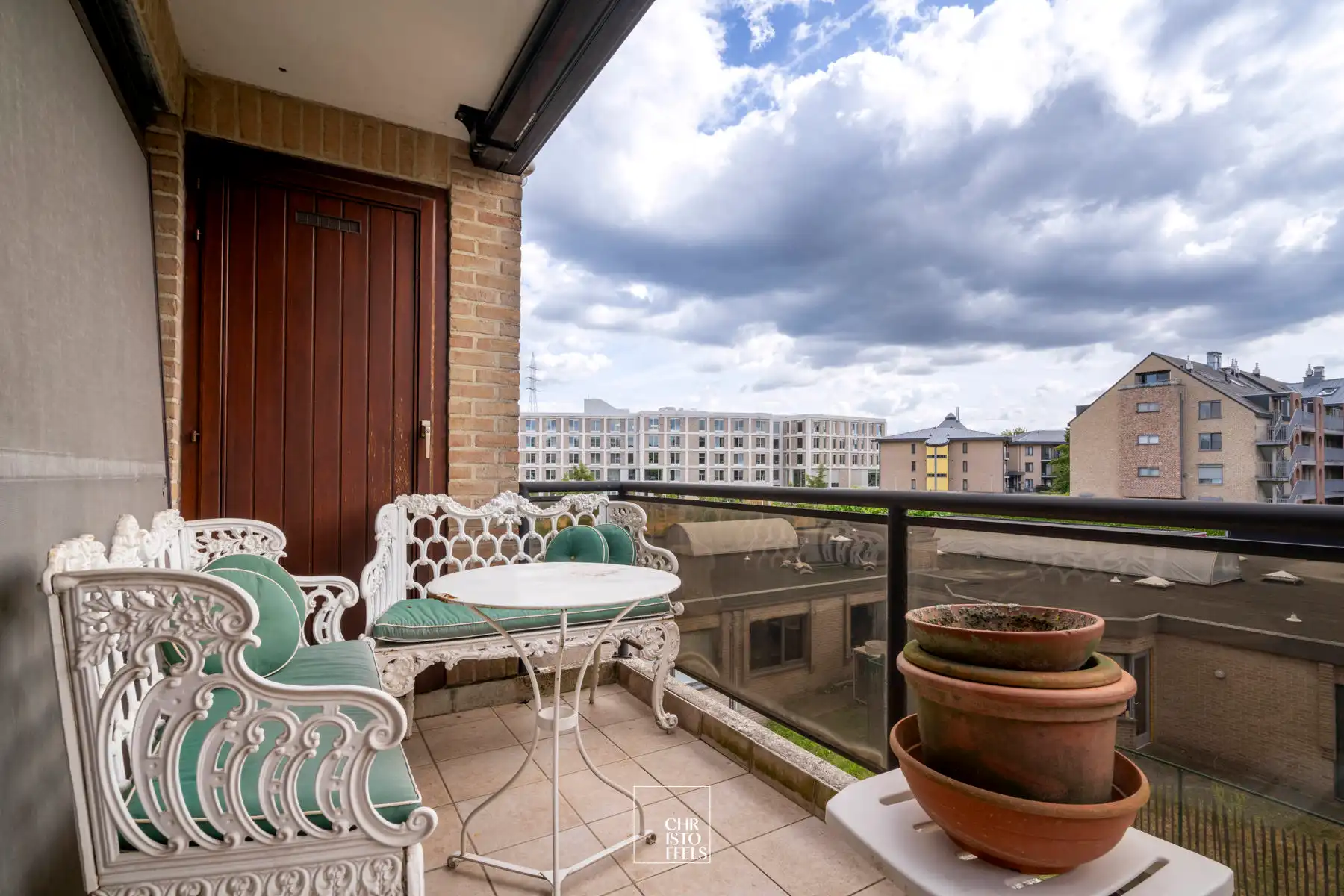 Riant appartement (239m²) met twee garageboxen in Lanaken-centrum! foto 12