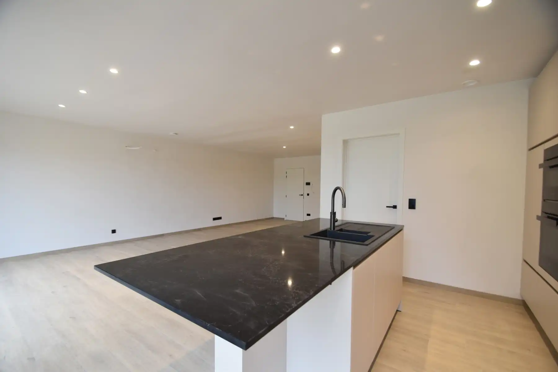 Energiezuinige woning 190m² met achteringang en vergzicht- 6% BTW foto 6