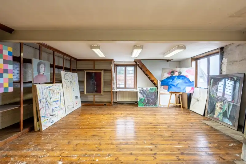 Galerij met authenieke woning! foto 9