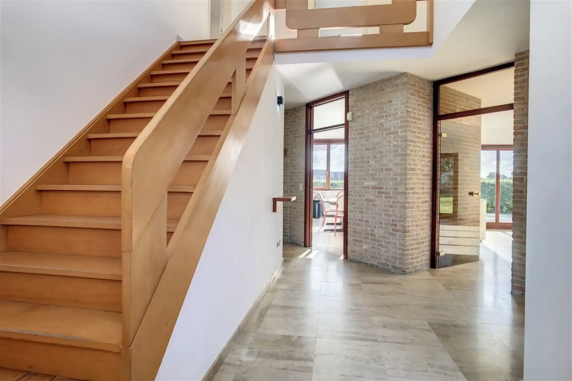 Gerenoveerde en rustig gelegen villa  foto 30