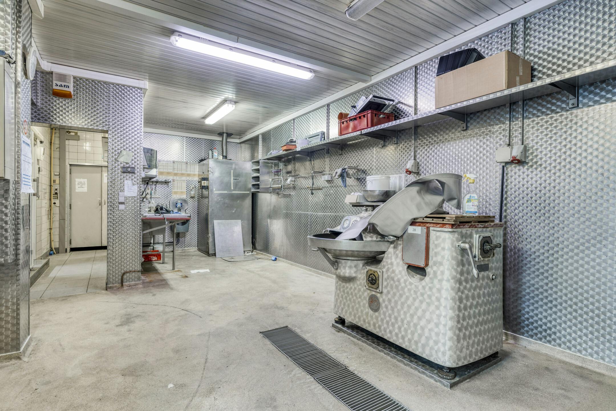Handelspand van ca. 147 m² te koop in centrum Mortsel  foto 8