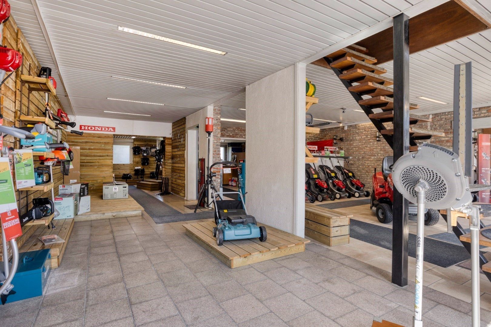 Prachtige handelswoning in centrum Rekkem! foto 4