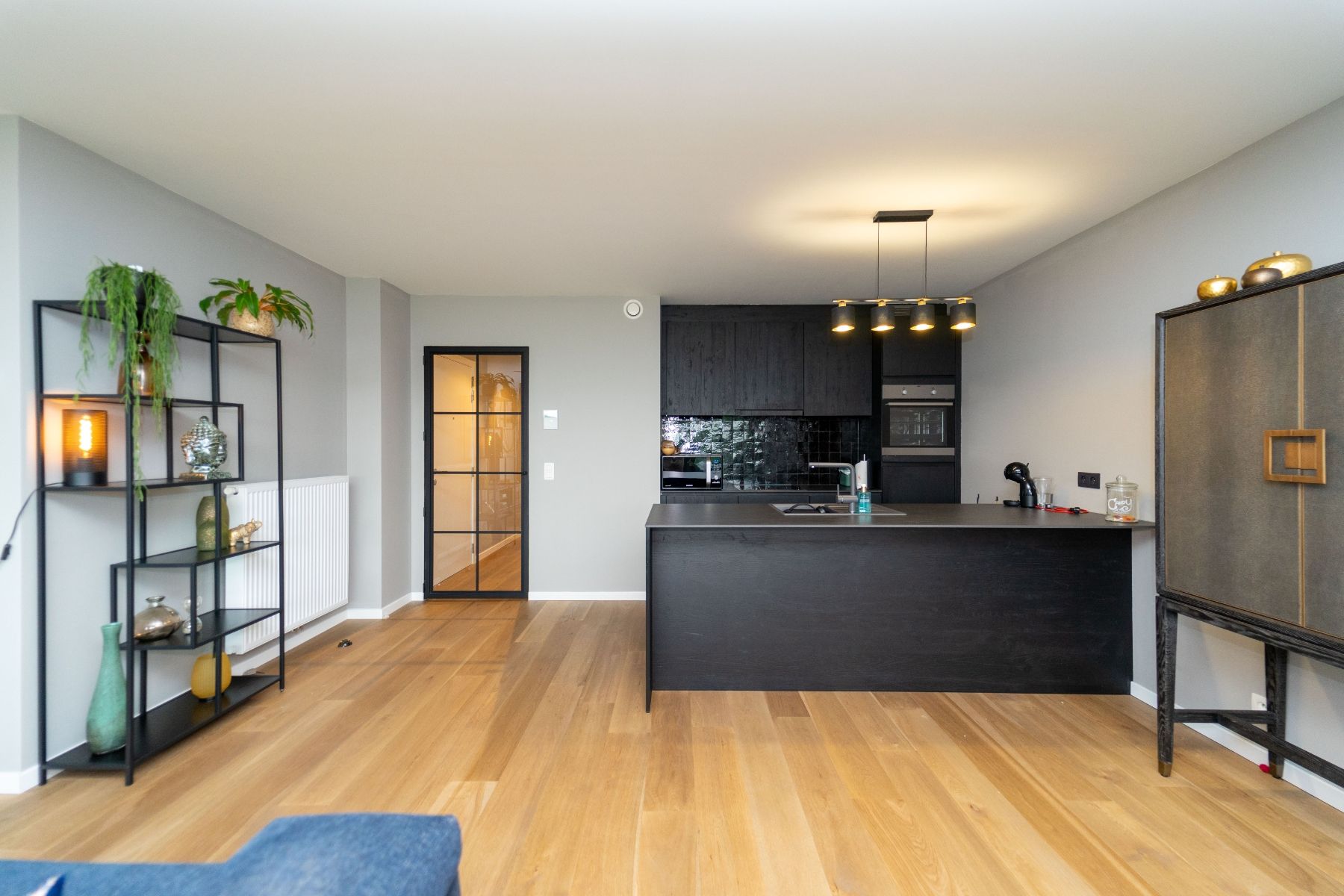 Luxe 2 slaapkamerappartement met 2 terrassen en privatieve tuin foto {{pictureIndex}}