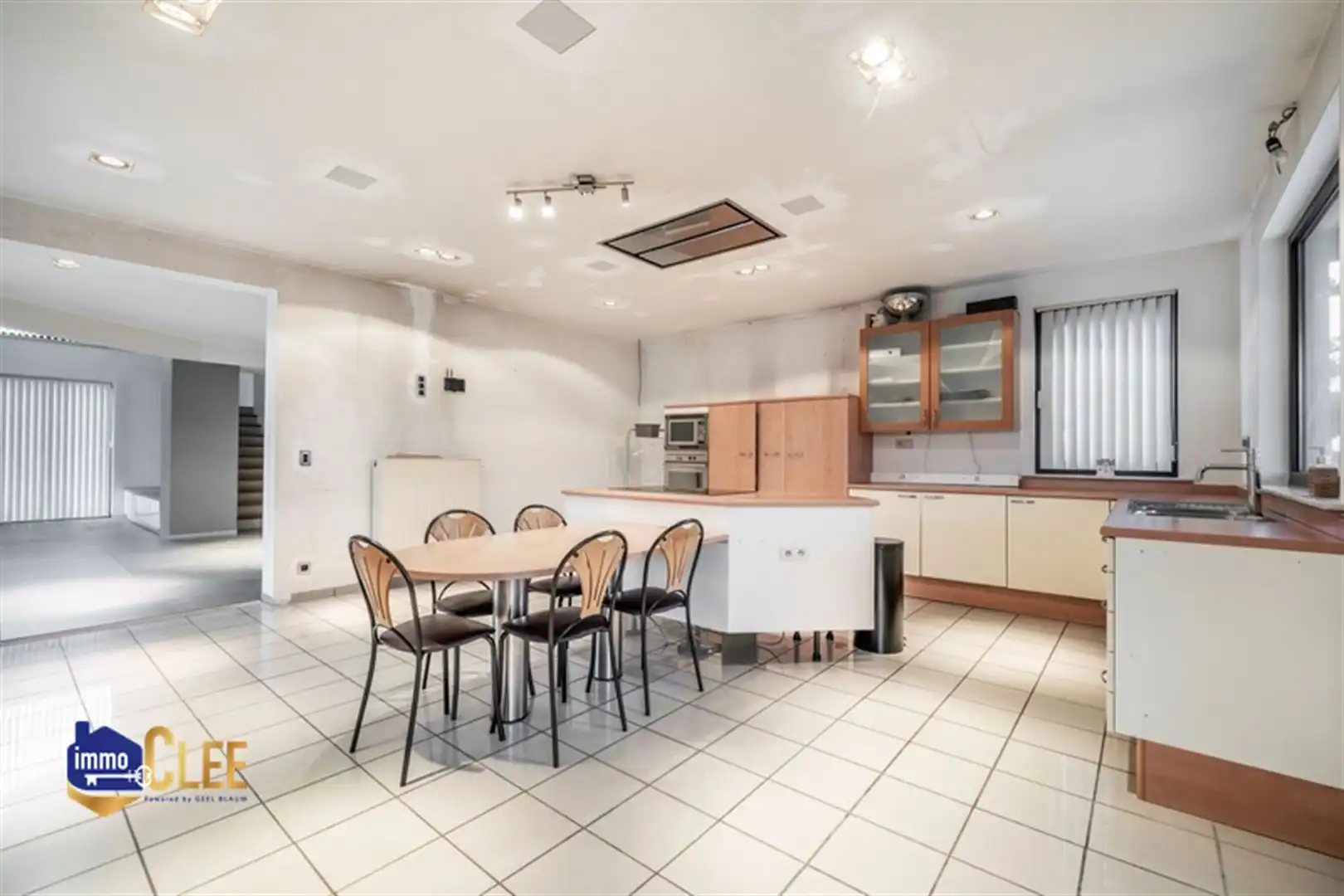 Uniek combinatiepand met conciergewoning en bedrijfshal in KMO-zone Sint-Truiden foto 7