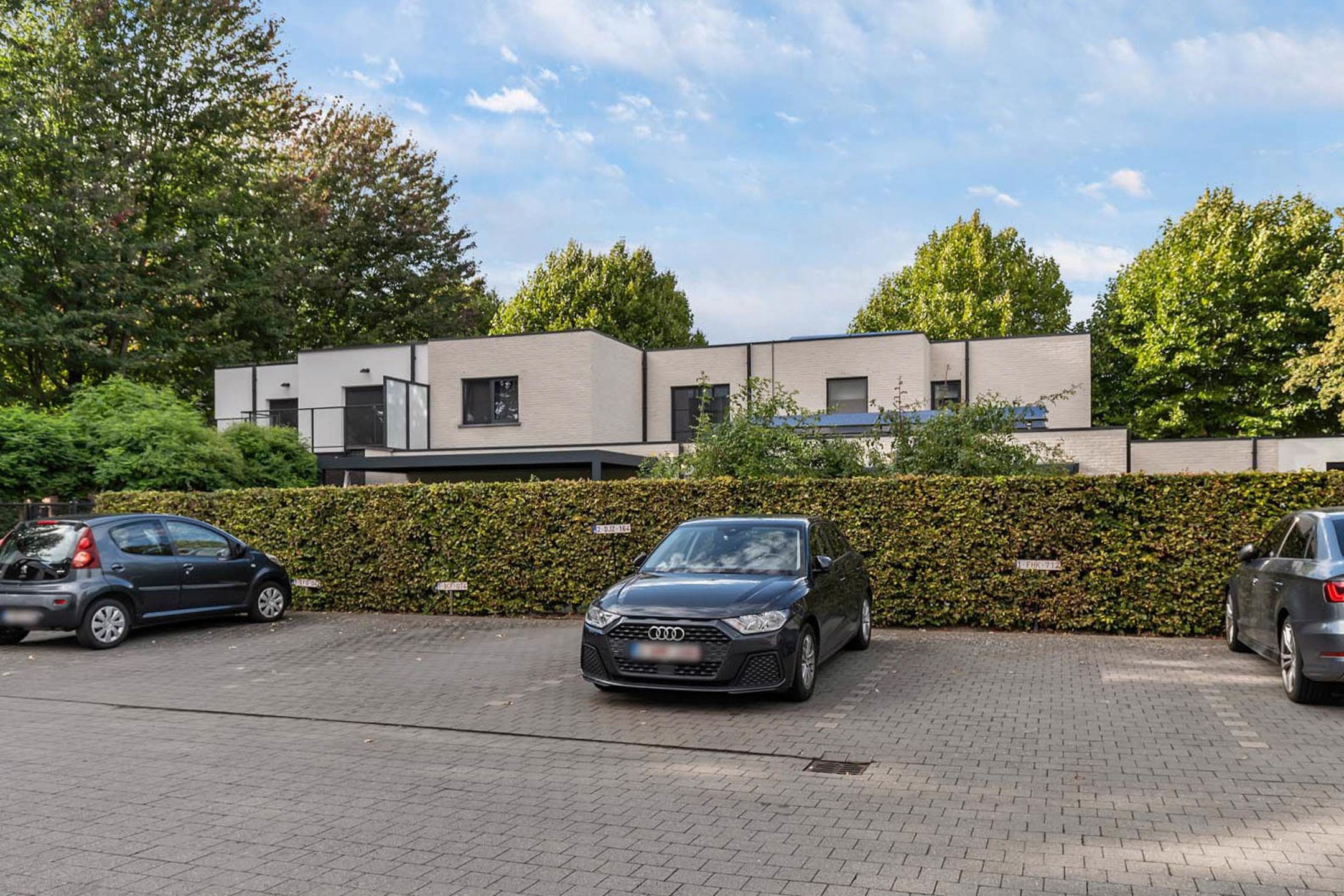 Energetisch app met ruim terras, autostaanplaats en berging foto 15