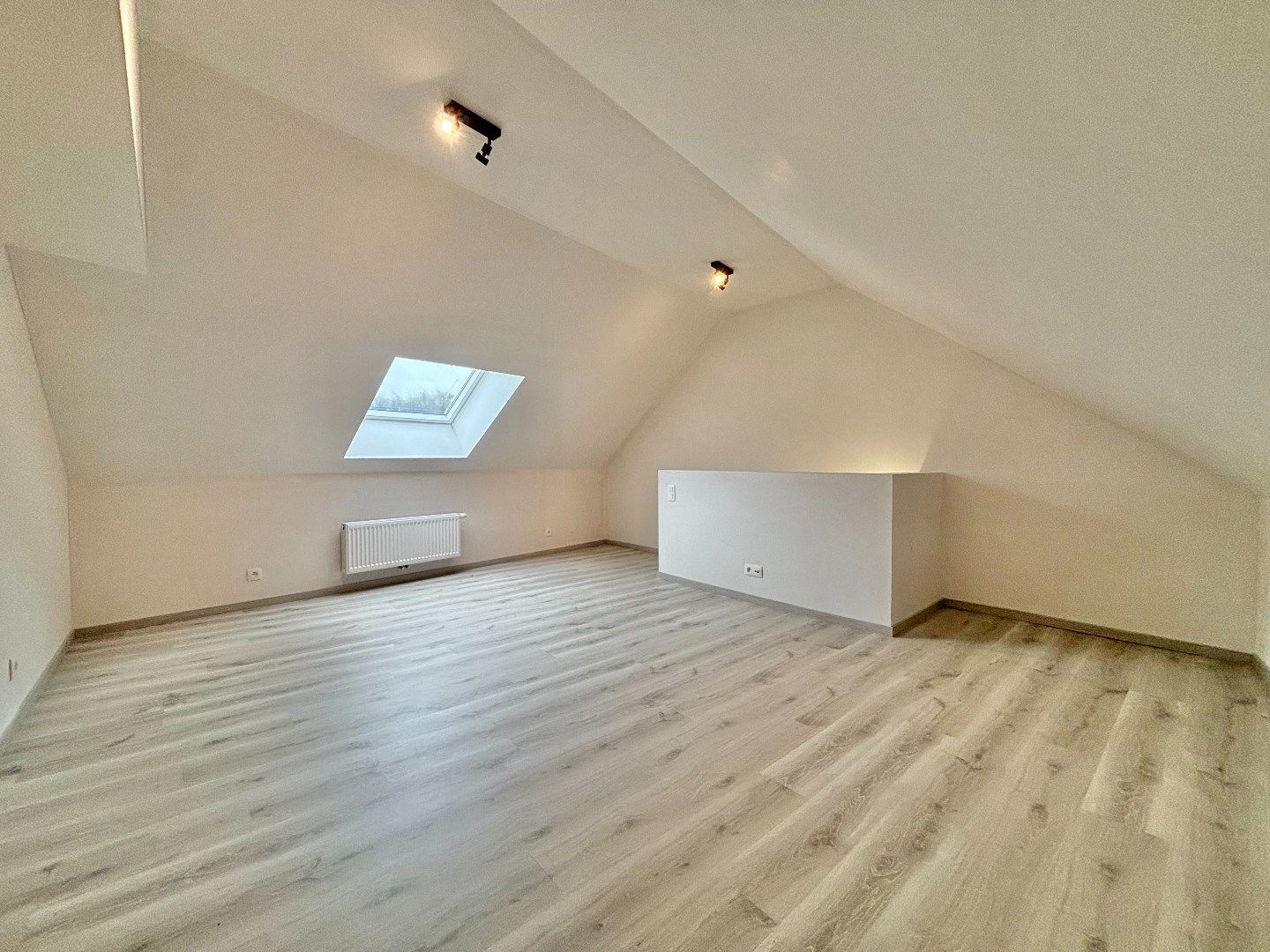 RECENT GERENOVEERDE WONING (2024) MET 3 SLPKS, DIEPE TUIN EN MOGELIJKE GARAGE foto 22