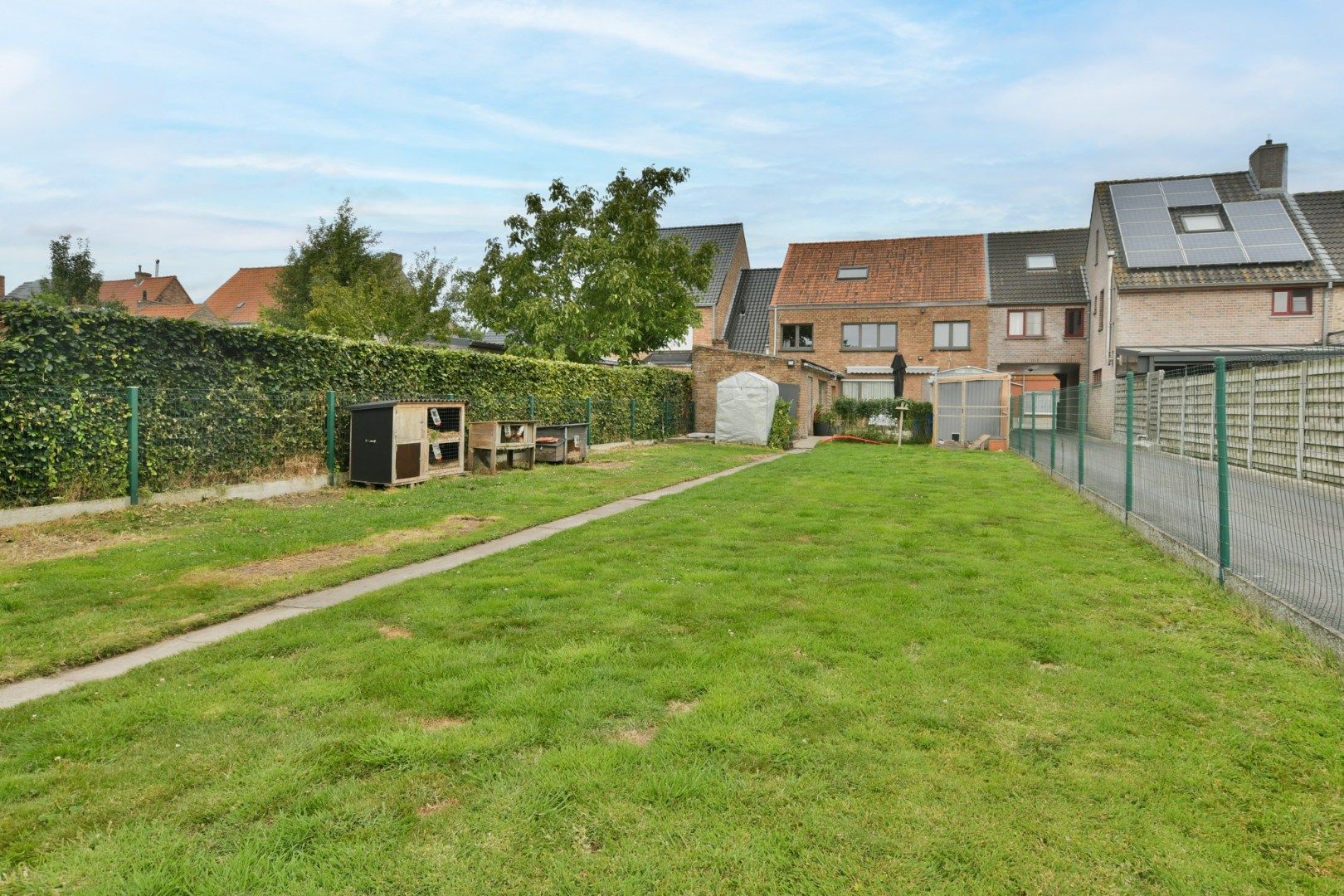 Gerenoveerde woning met 4 slaapkamers in het centrum van Eernegem foto 8