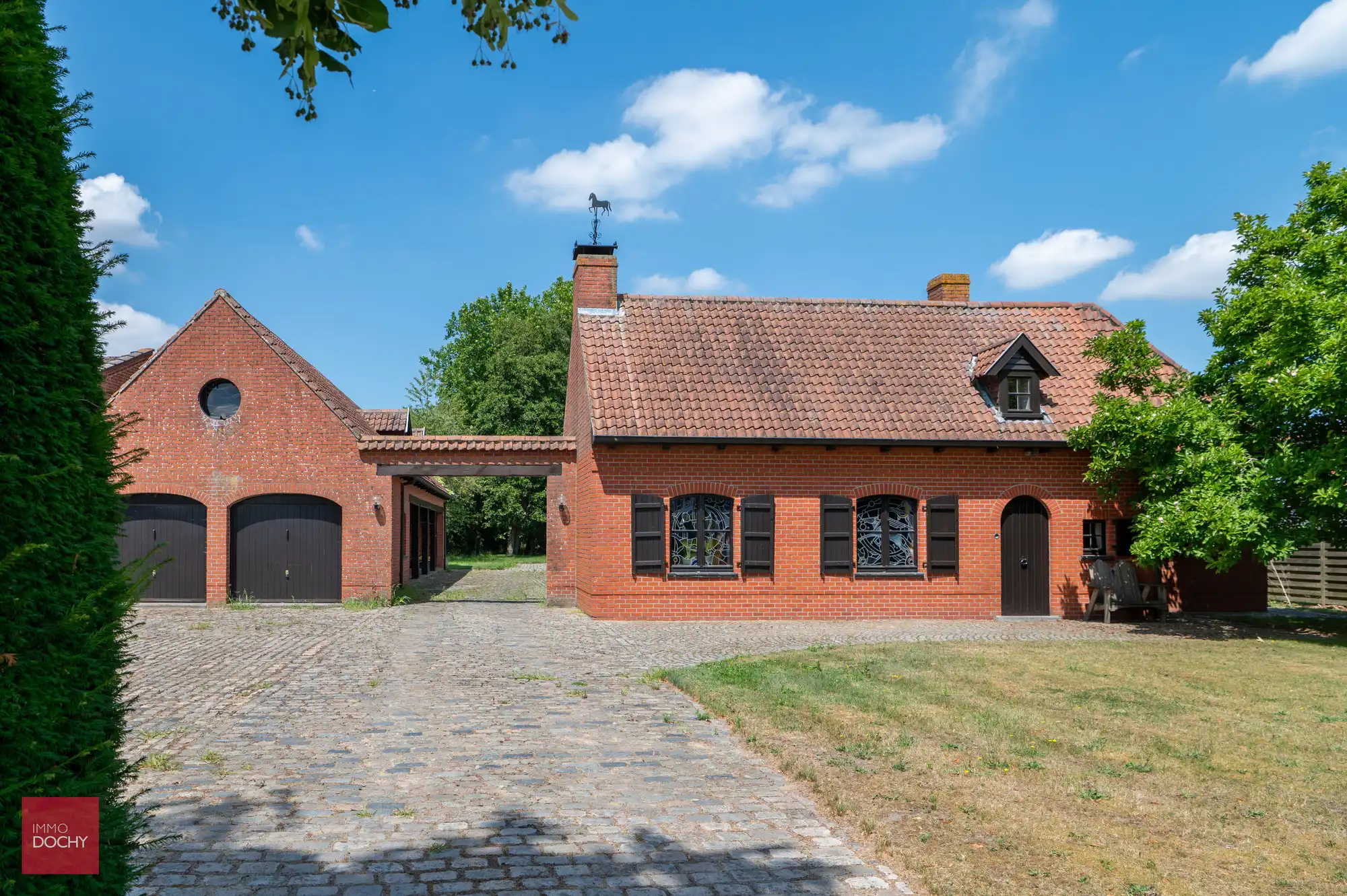 Villa met paardenstallen op 4.876m² foto 6