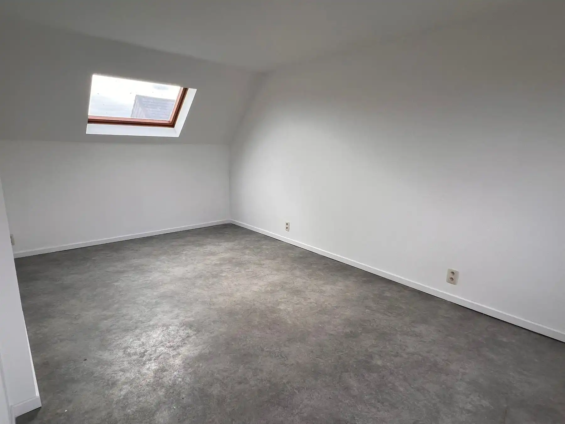 Aangename woning met 5 slaapkamers en garage foto 11