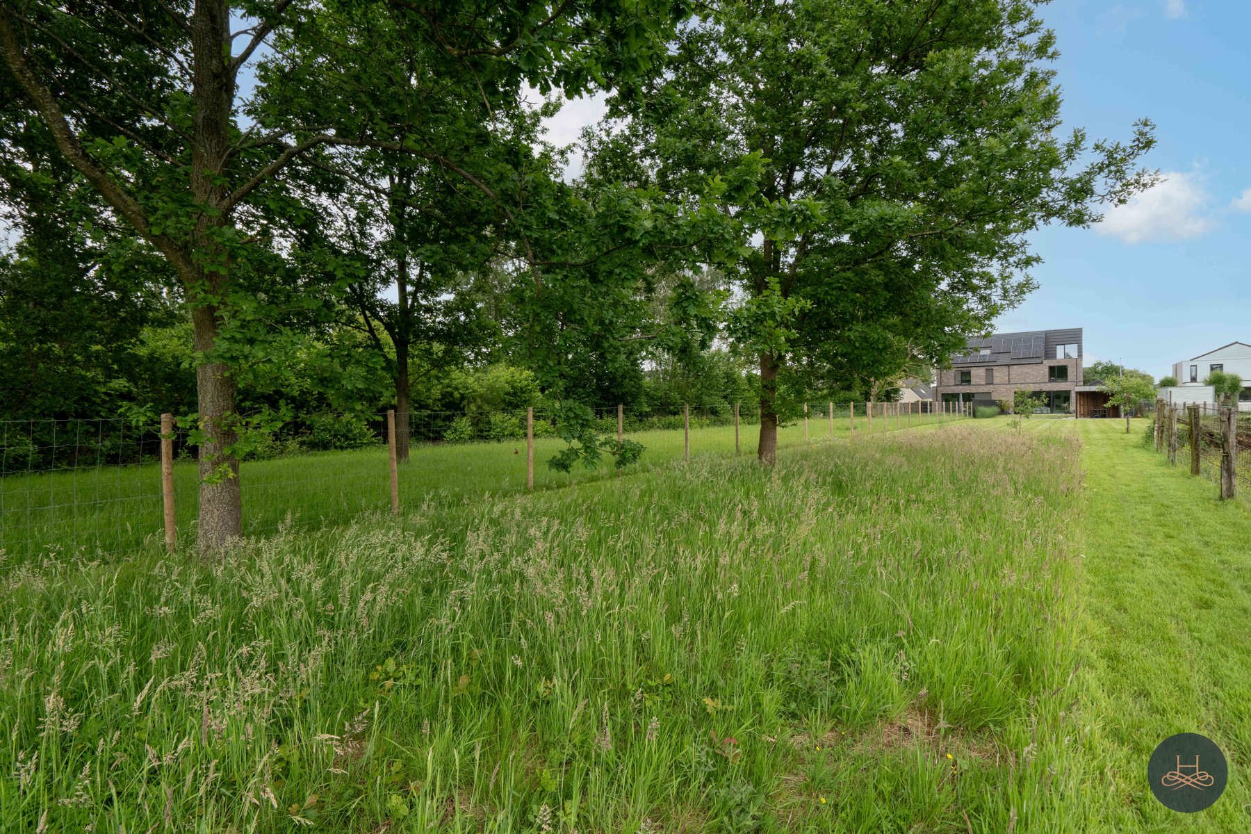 Knappe recente woning met prachtig groen uitzicht foto 27