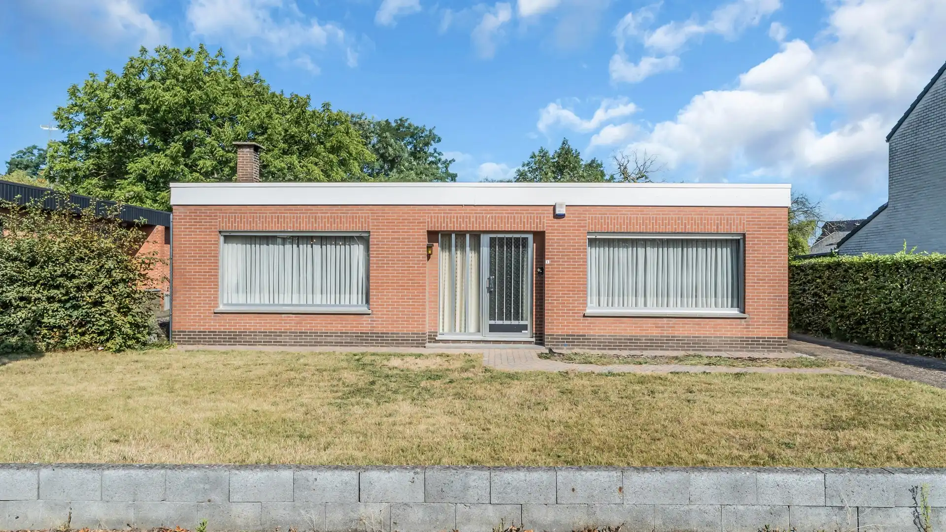 Rustig gelegen te renoveren bungalow met 4 slaapkamers vlakbij Hasselt Centrum foto 3