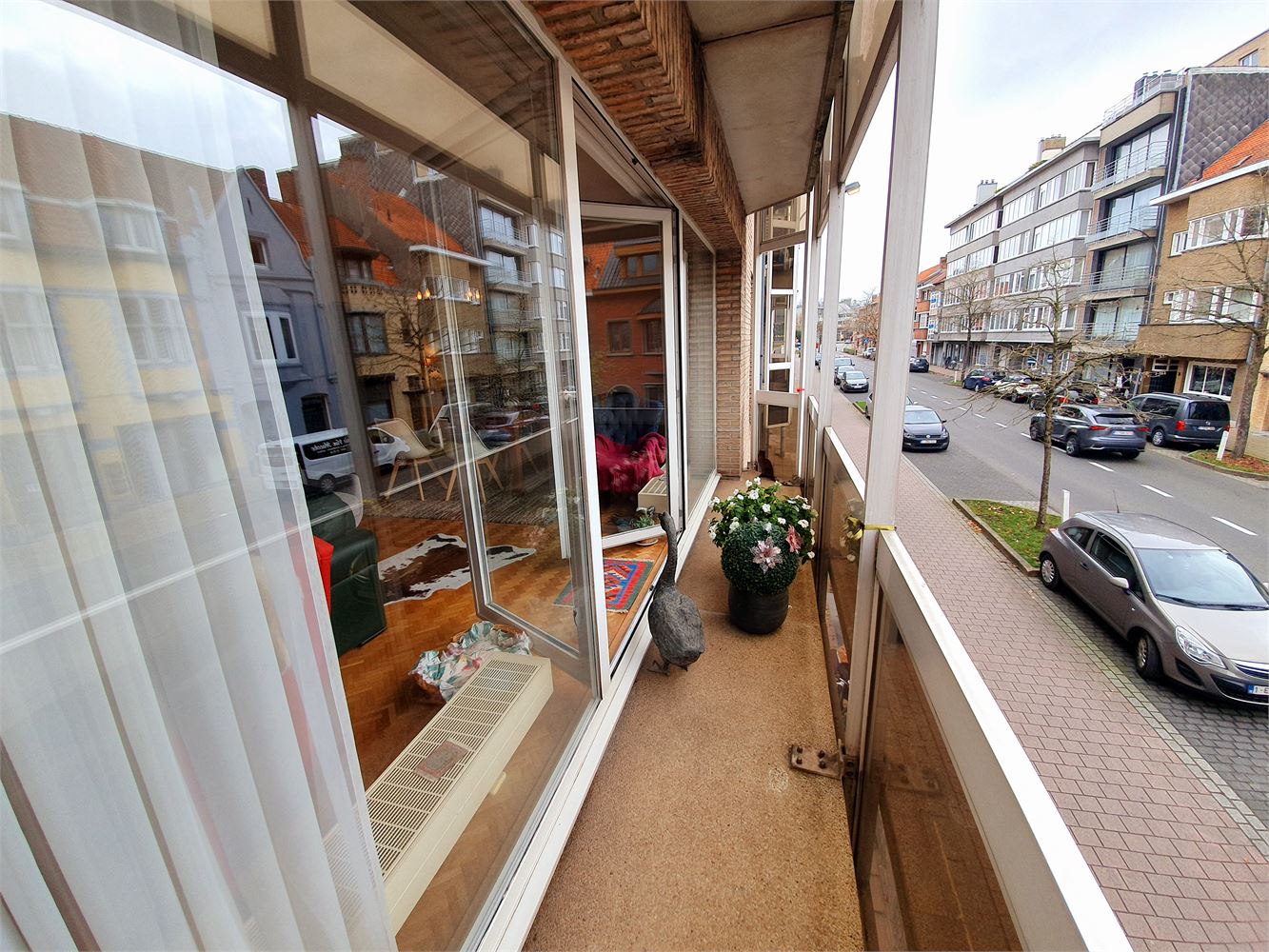 St-Andries, op wandelafstand van de Smedenpoort appartement  van 126 m2  3 slaapkamers ,een zonneterras en een zonnebalkon en garagebox. foto 12