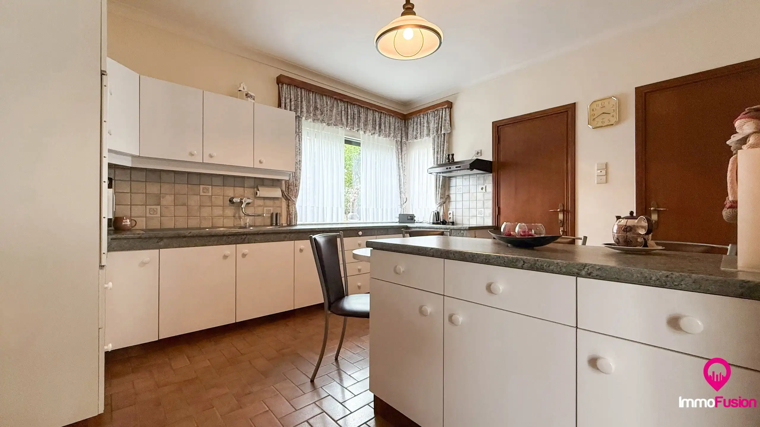 Rustig gelegen woning met riant perceel in Lummen! foto 7