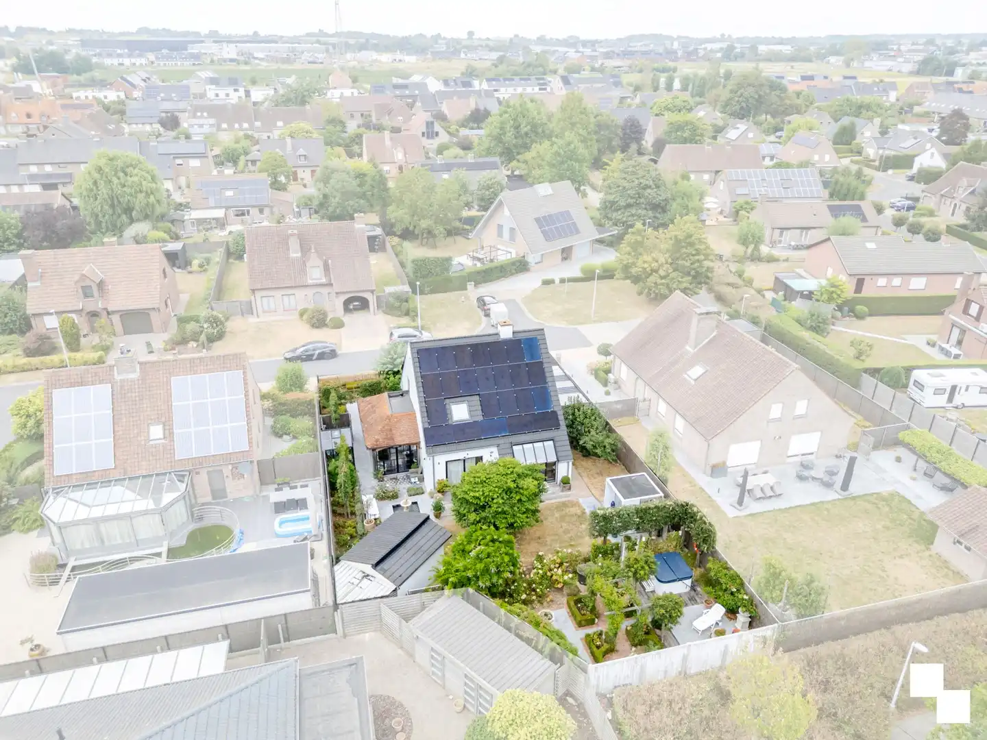 Rustig gelegen, alleenstaande eengezinswoning te Roeselare foto 2
