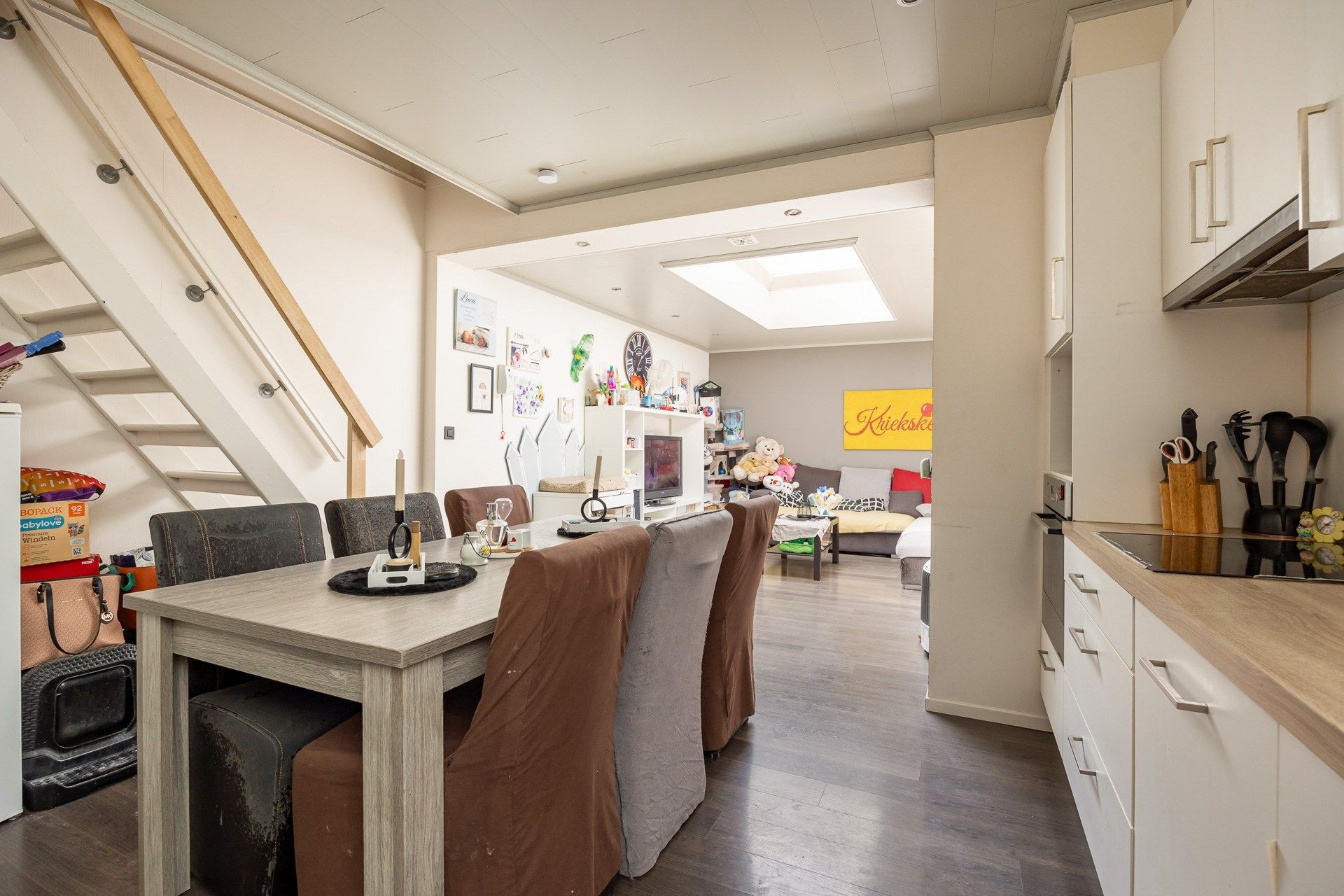 Uitstekend gelegen starterswoning met 2 slaapkamers foto 2