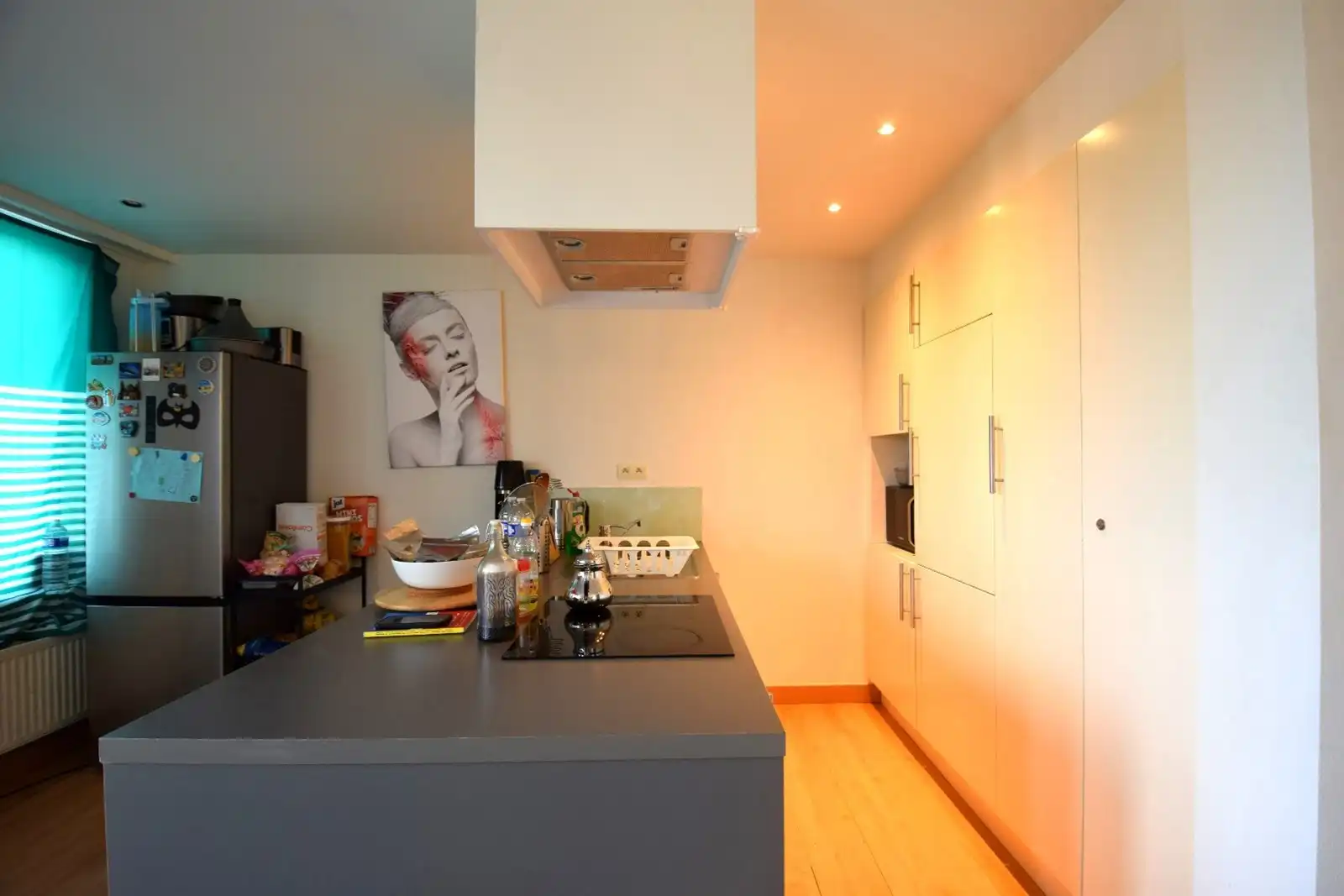 Twee slaapkamer appartement vlak naast het Sint-Pieters station. foto 5