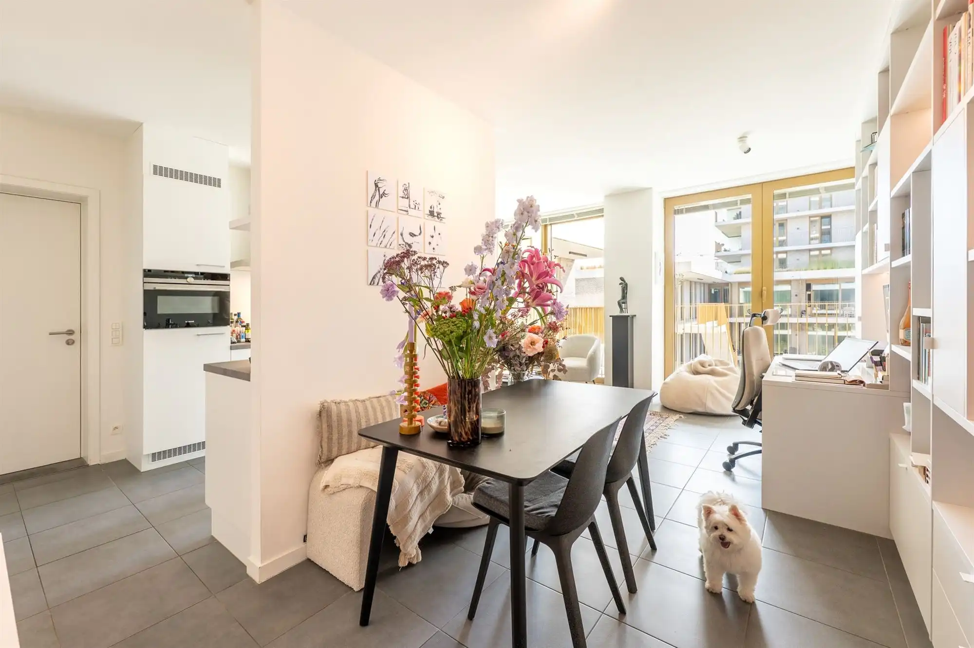 Nieuwbouw studio met ruim terras foto 6