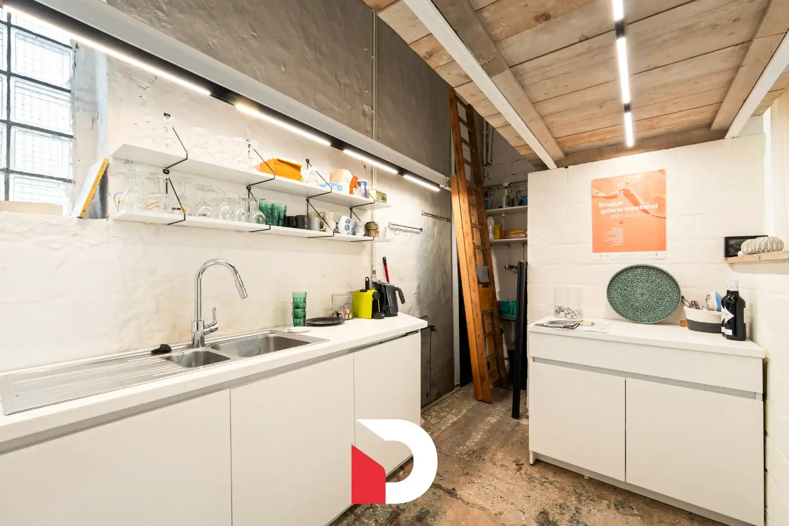 Lichtrijke hoekwoning uitgerust met een polyvalente ruimte / atelierruimte op de gelijkvloerse verdieping. foto 15