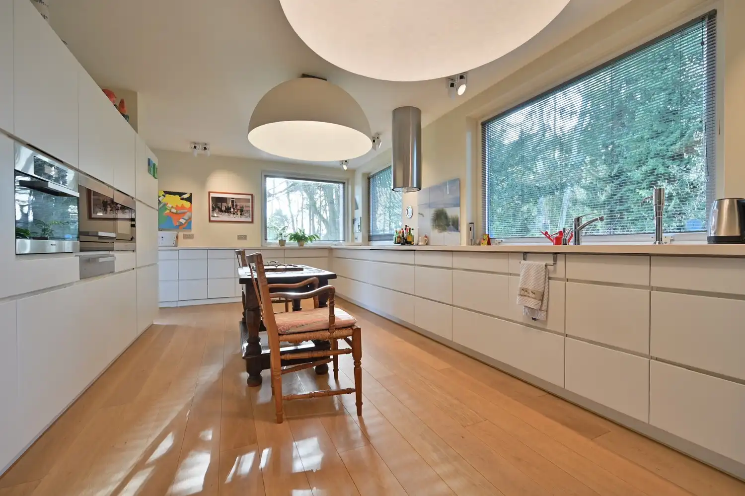 Schitterend instapklaar villa-appartement gelegen op de gelijkvloerse verdieping in een luxe residentie met binnenzwembad en gezamenlijke parktuin foto 14