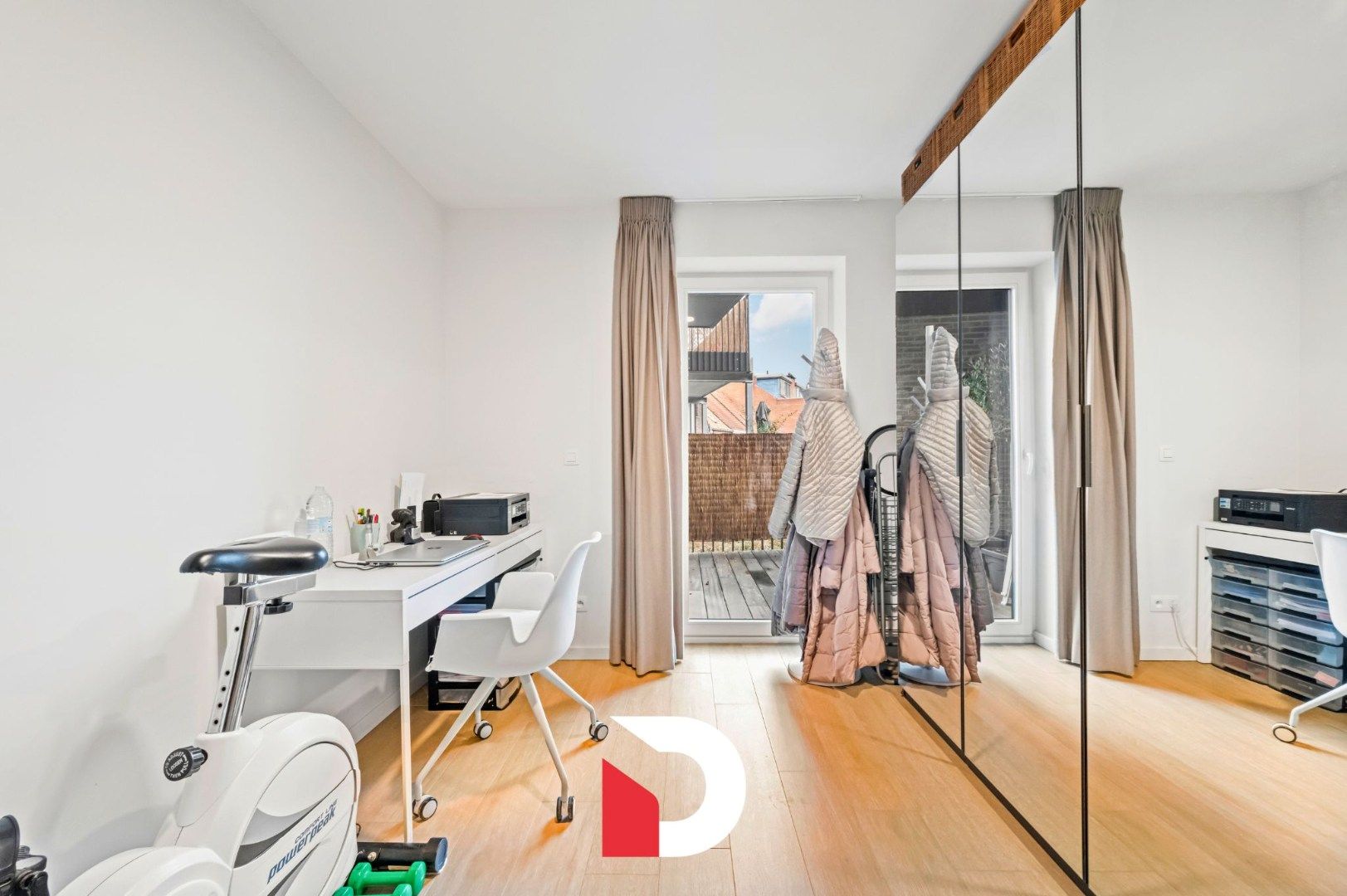 Instapklaar hoekappartement met 2 slk label A en ruim terras centrum Brugge foto 15