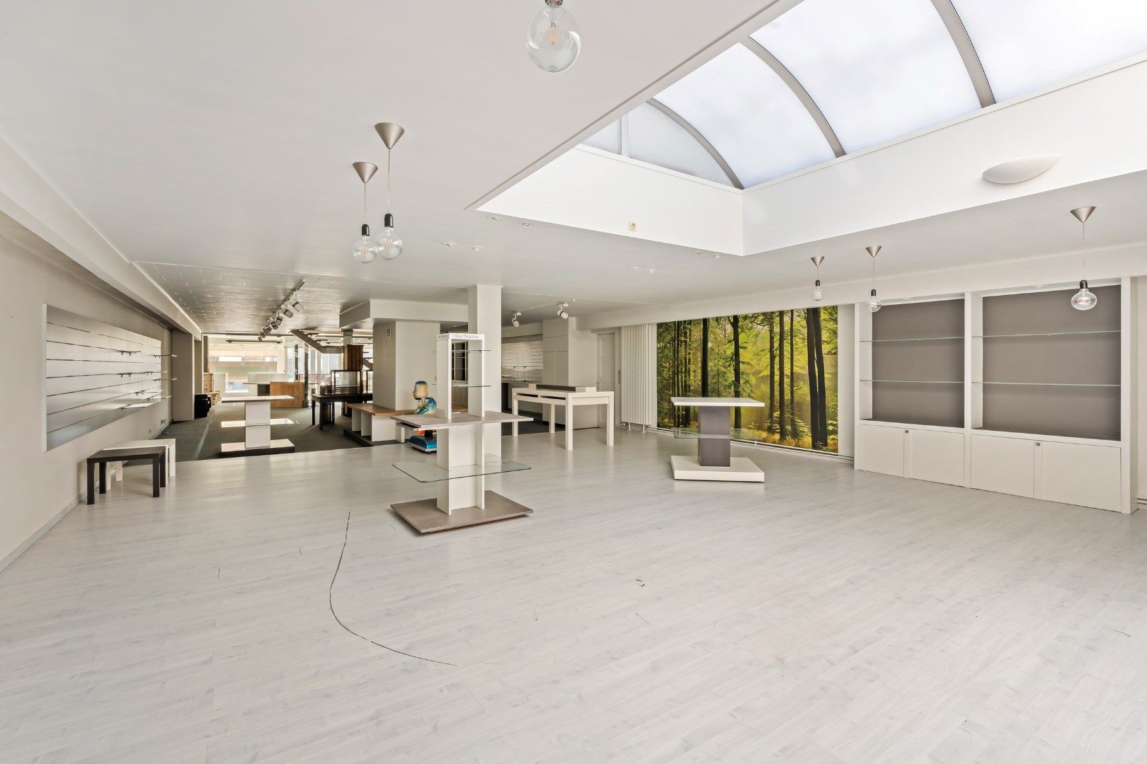 HANDELSRUIMTE + WOONST + VERHUURD APPARTEMENT foto 12