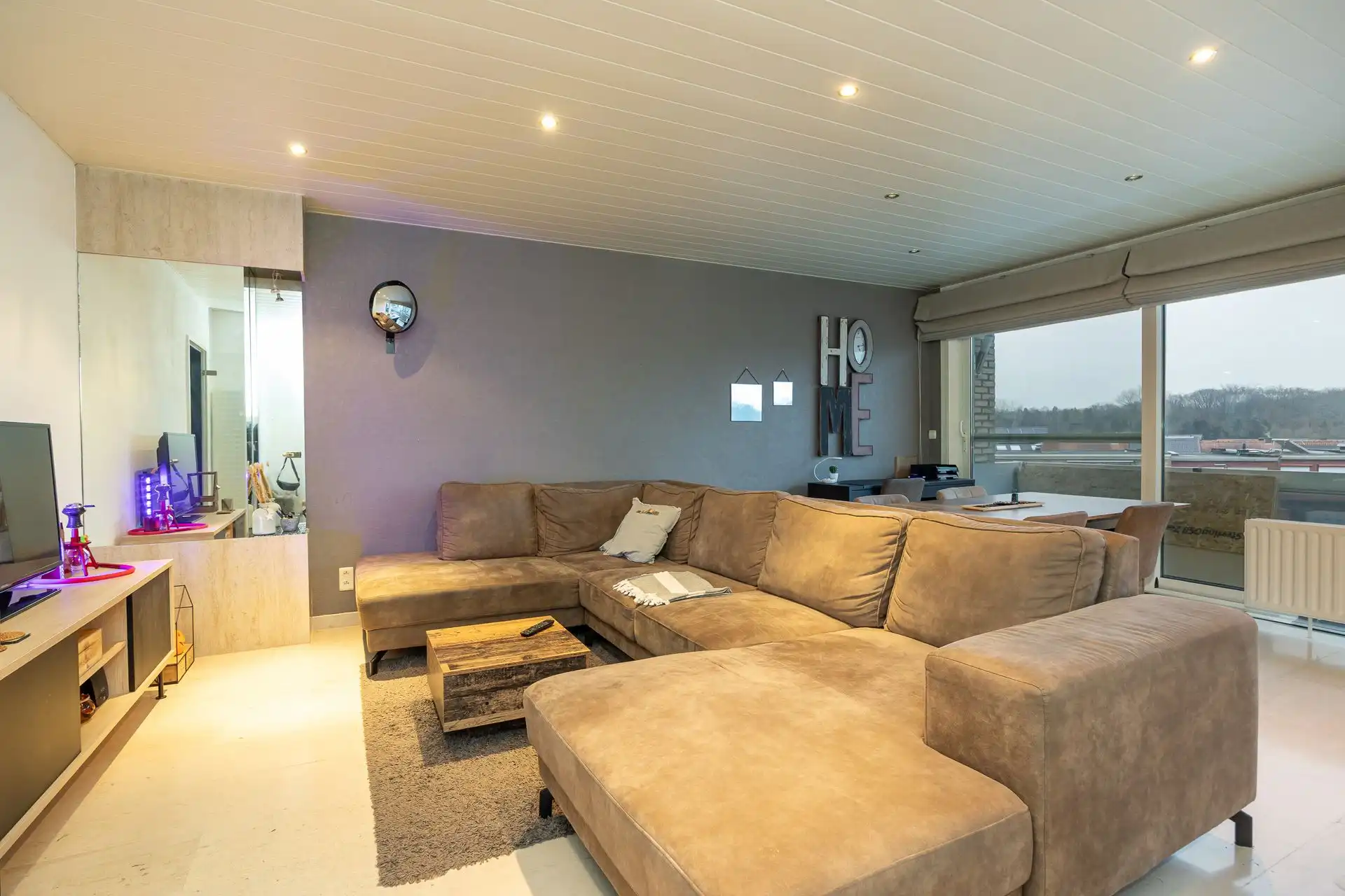 Lichtrijk appartement met drie slaapkamers en terras foto 6