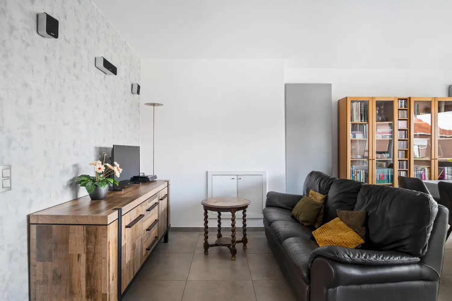 Lichtrijk appartement op de eerste verdieping met terras, kelderberging en gemeenschappelijk zwembad! foto 7