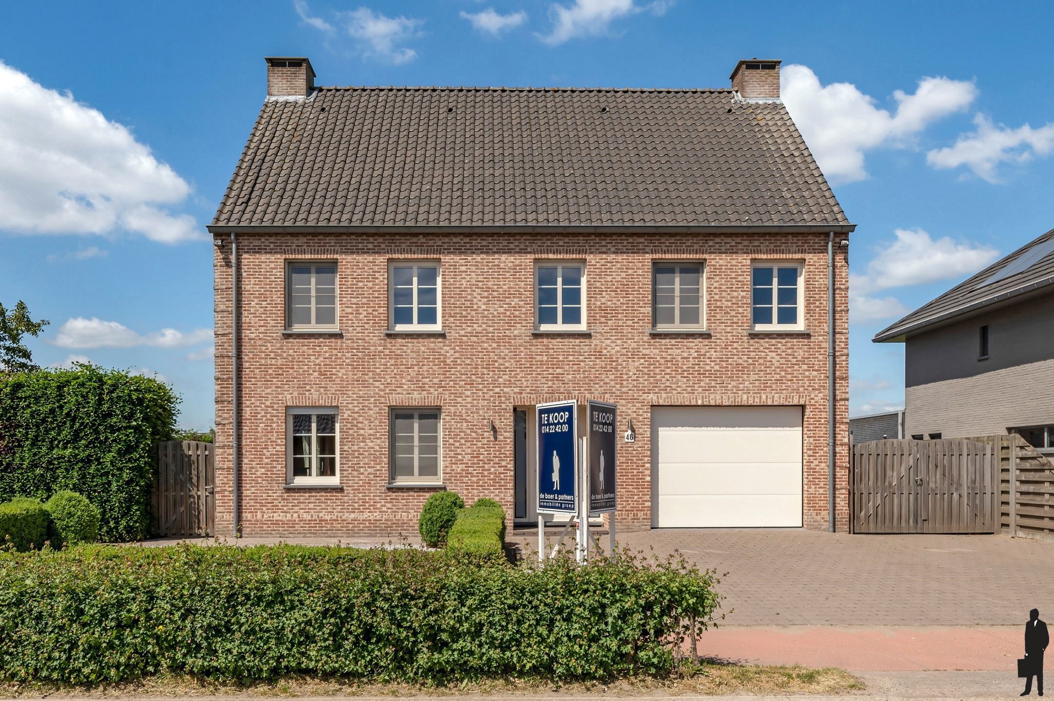 Ruime landelijke woning met tijdloze architectuur foto {{pictureIndex}}