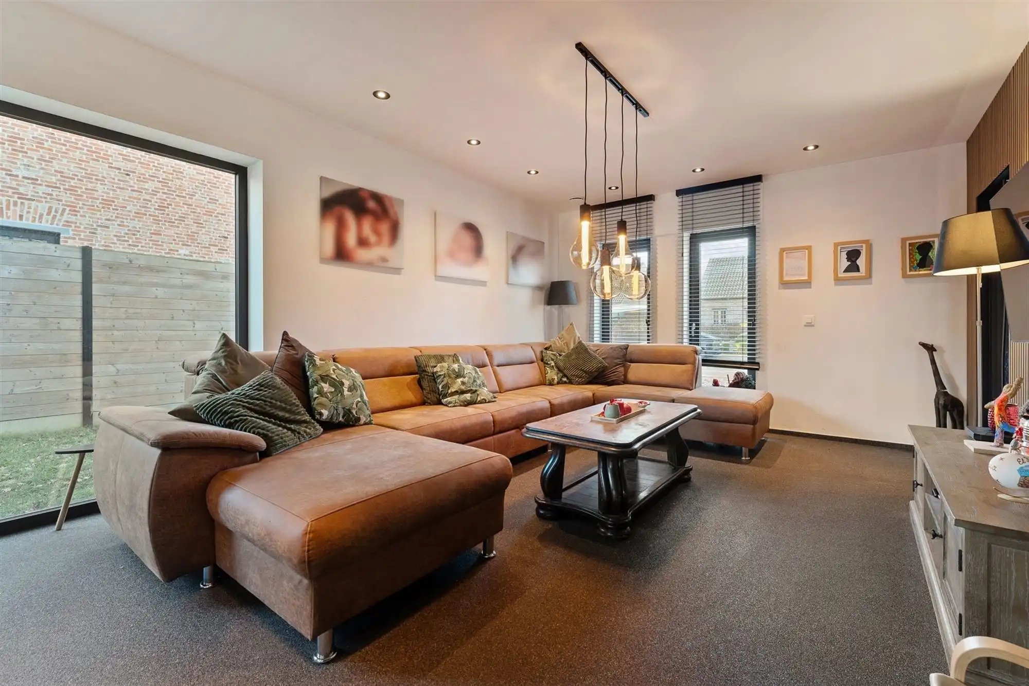 MODERNE EN RECENT GEBOUWDE WONING MET 5 SLAAPKAMERS OP EEN RUIM PERCEEL VAN 13A46CA TE PAAL foto 5