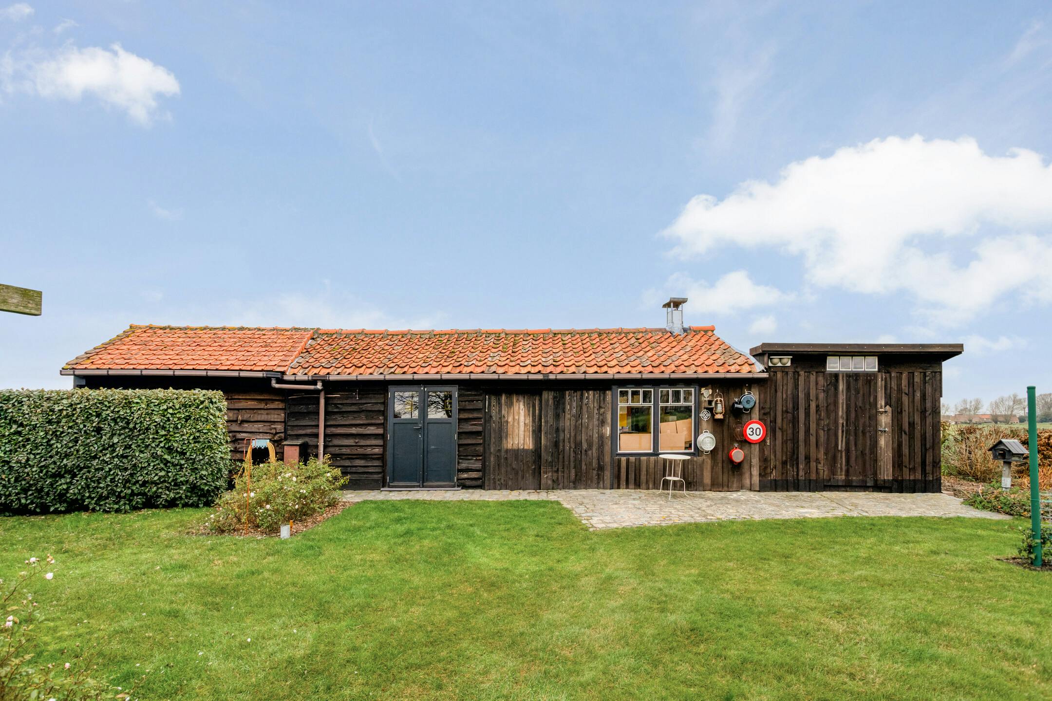 Landelijke woning met 4 slaapkamers op 2.772m² te Beauvoorde. foto 31