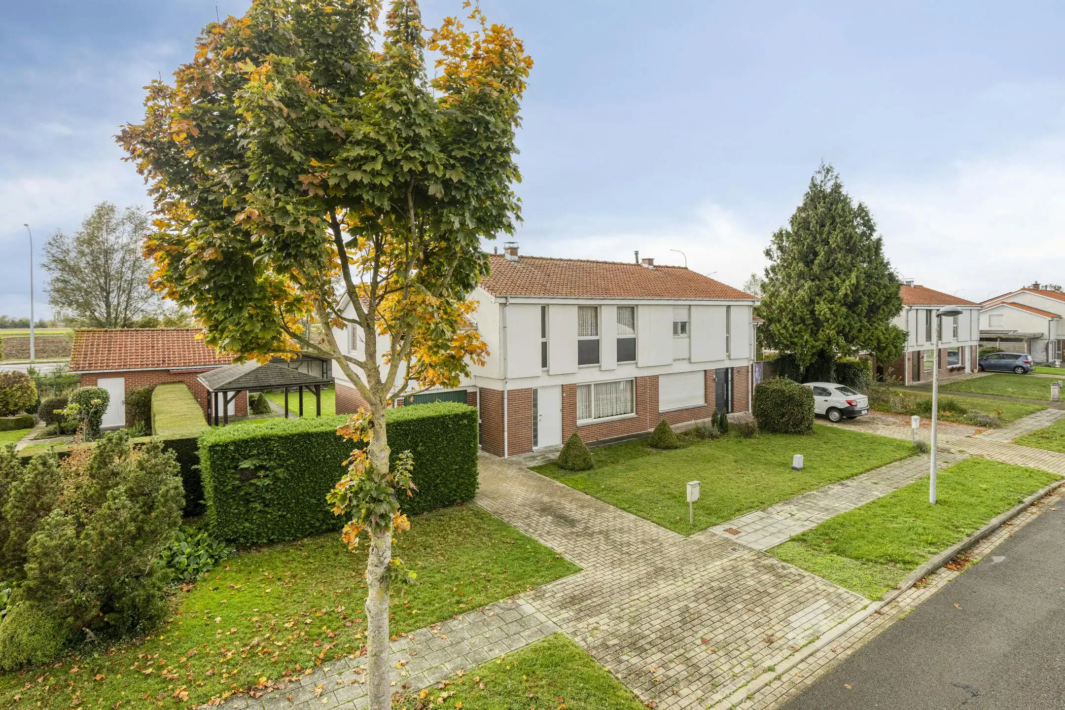 Woning met 4 slaapkamers, tuin en garage te Veurne op 521m². foto 11