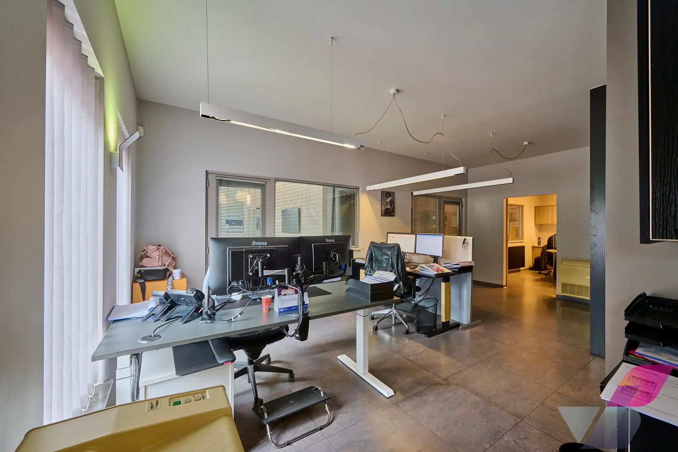 MULTIFUNCTIONEEL GEBOUW OP MOOIE ZICHTLOCATIE foto 4