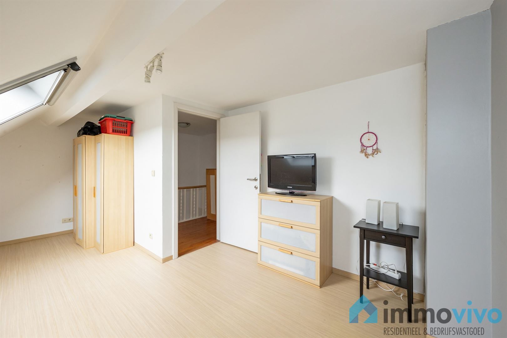 Woning met vier slaapkamers, privé oprit en leuke tuin foto 22