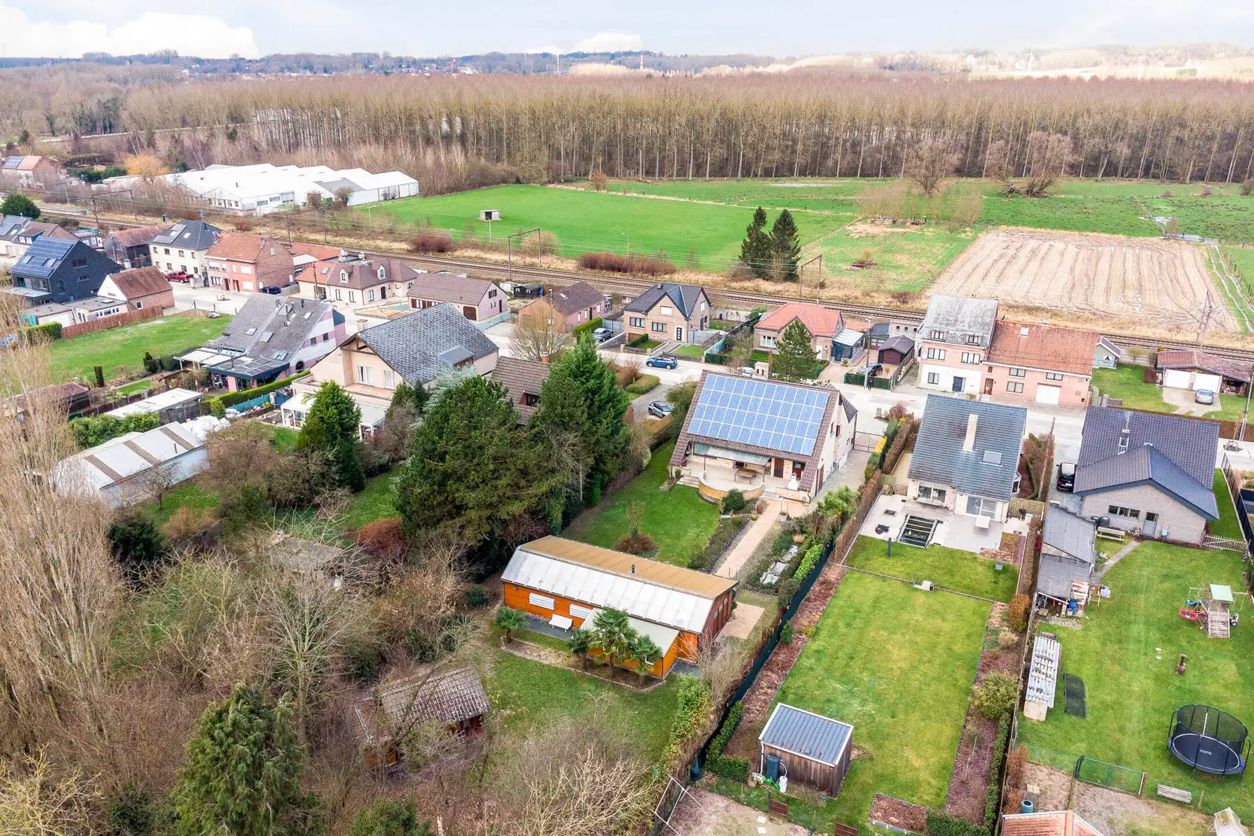 Ruime villa met LOODS! foto 28