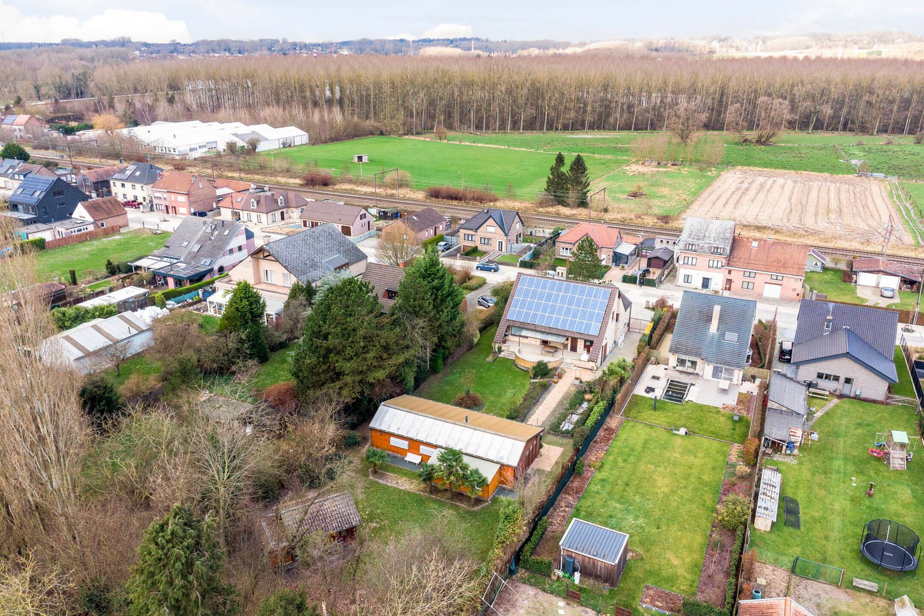 Ruime villa met LOODS! foto 28