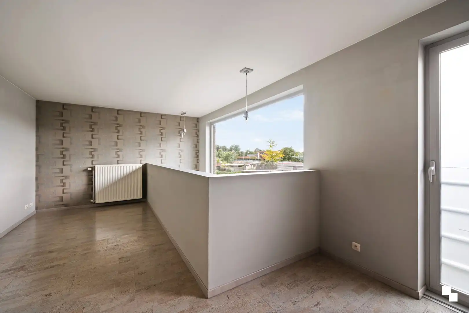 Instapklare woning met drie slaapkamers en achteruitweg foto 9
