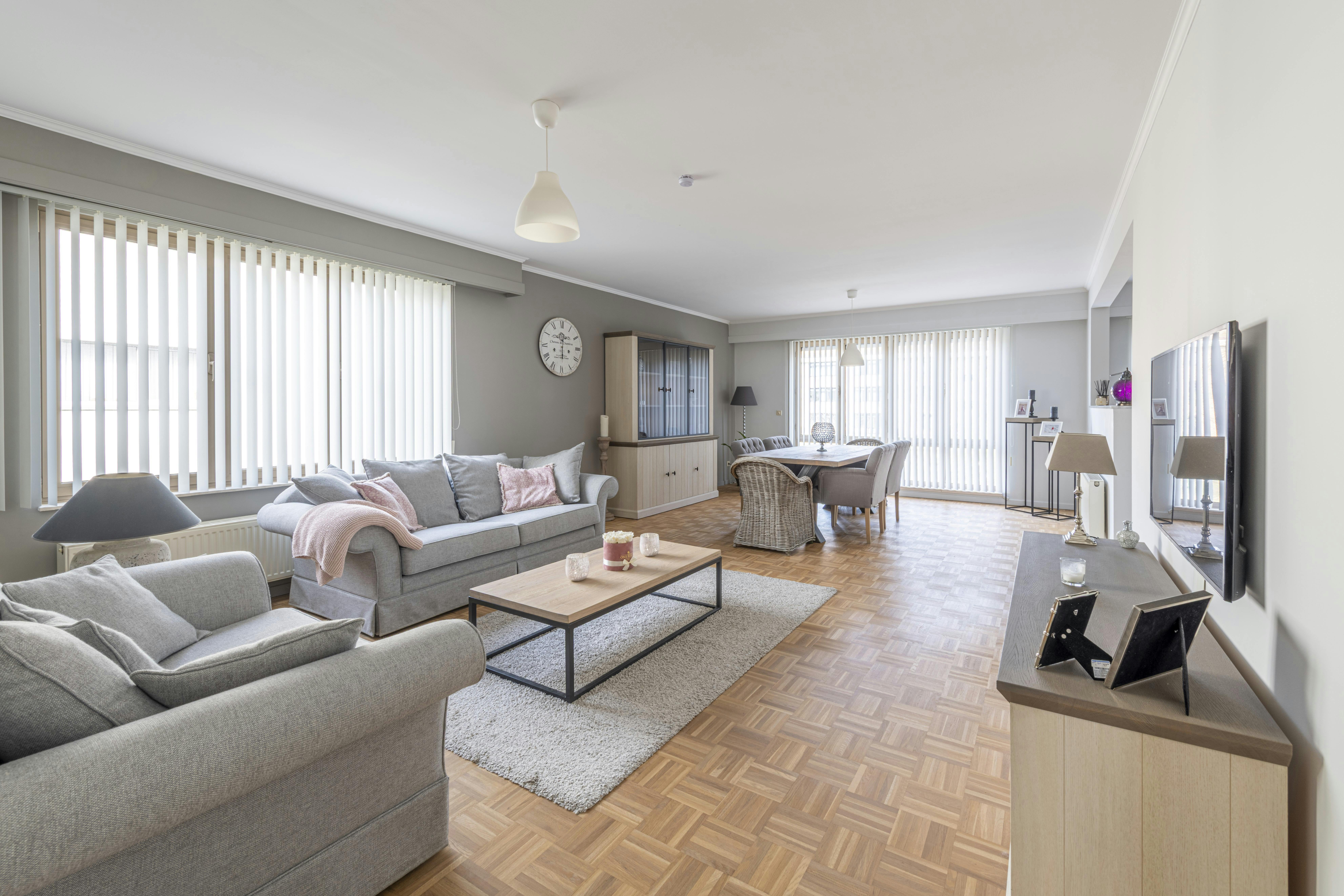 Lichtrijk appartement met 3 slaapkamers te koop Brasschaat. foto 5