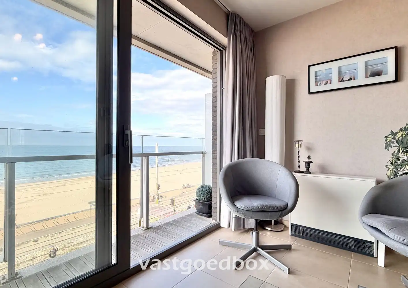 Instapklaar 1 slaapkamer appartement met frontaal zeezicht - Raversijde, Oostende foto 4