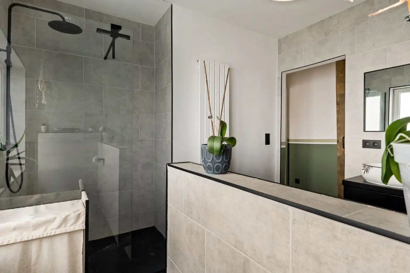 Gerenoveerde, instapklare woning met 2 à 3 slpk. en tuin foto 22