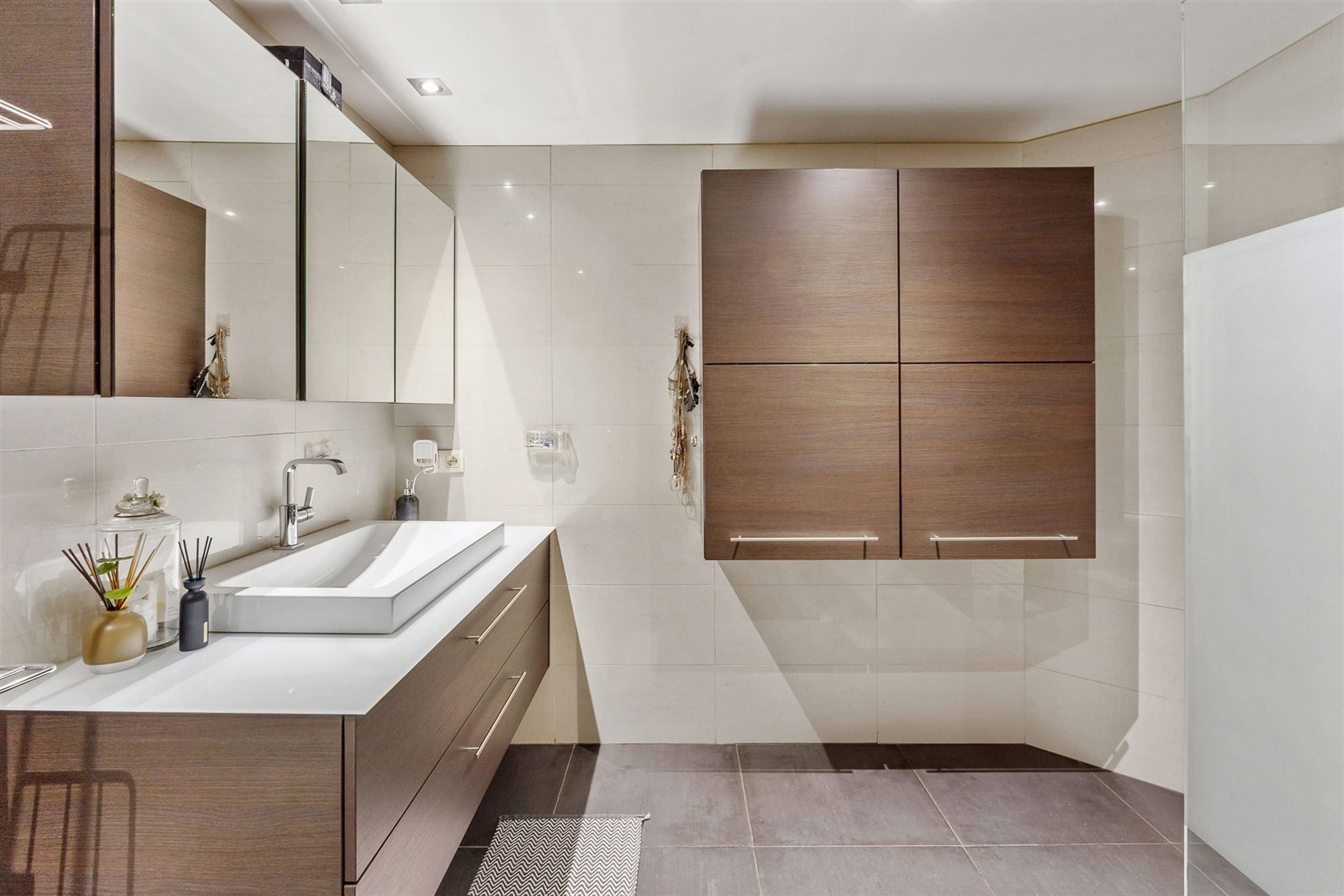 PERFECT ONDERHOUDEN WONING MET 4 SLAAPKAMERS OP CENTRALE LIGGING IN STAL (BERINGEN) foto 14