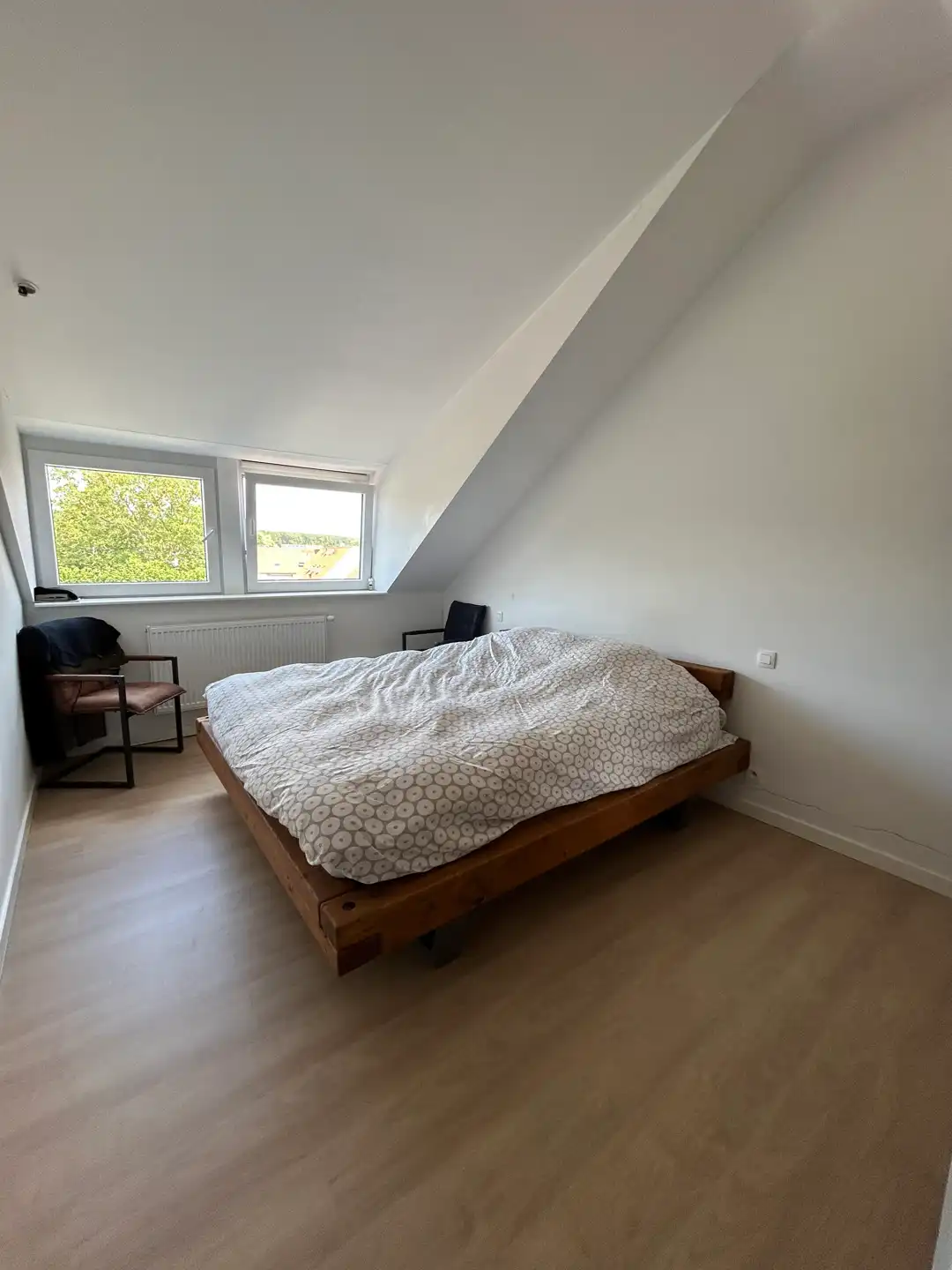 2-slaapkamerappartement met dubbele garage en leuke tuin foto 15