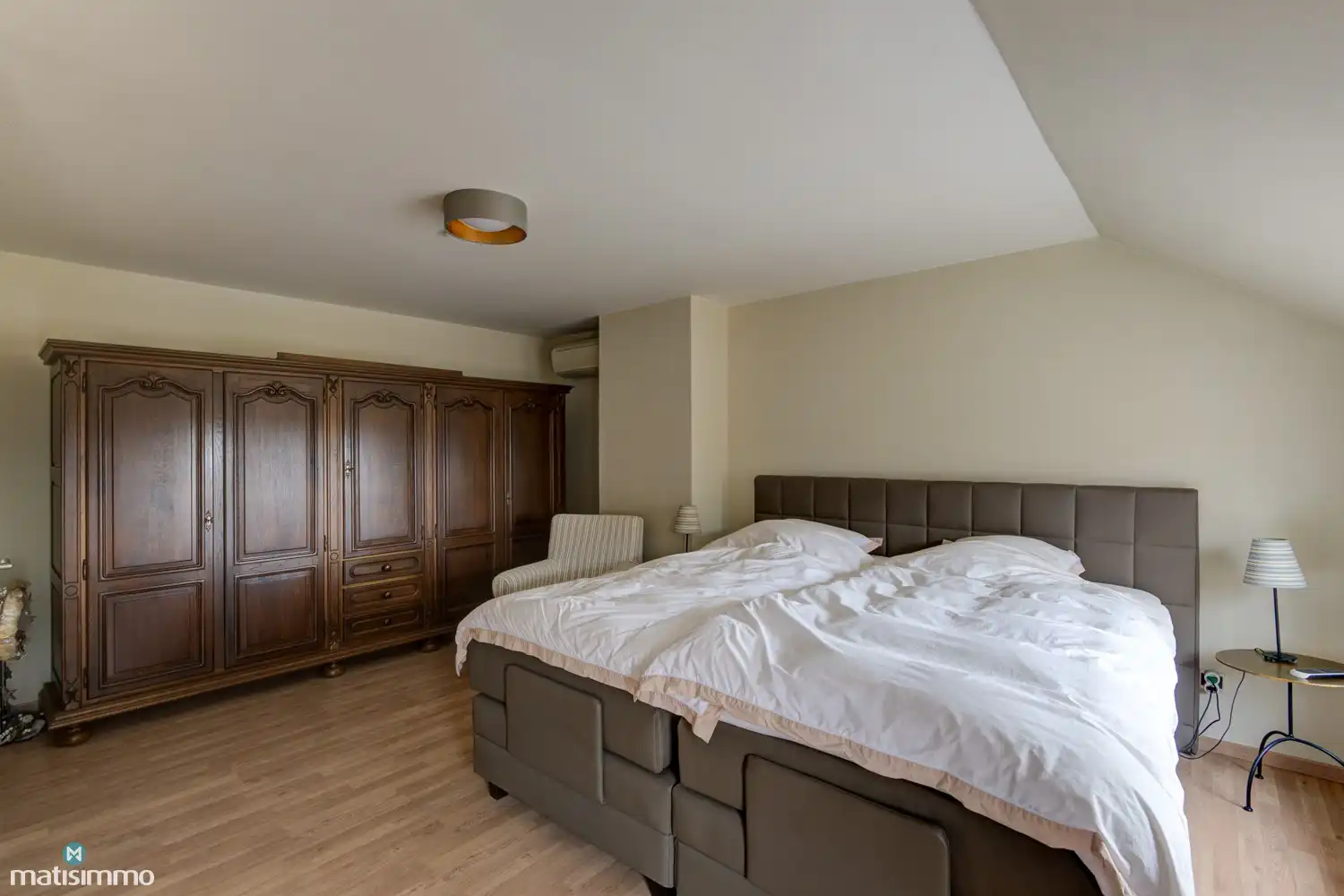 INSTAPKLARE EN ENERGIEZUINIGE WONING MET INPANDIGE GARAGE, TUINKAMER, KELDER EN RUIME TUIN TE ELST foto 19